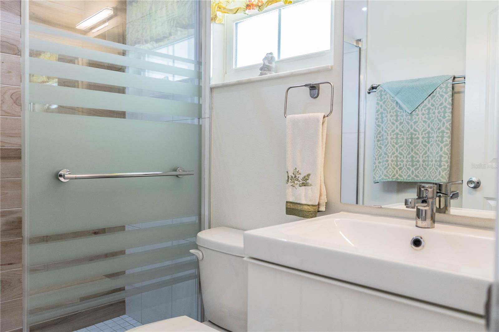 Image 32 of 44 For 501 Cameo Drive