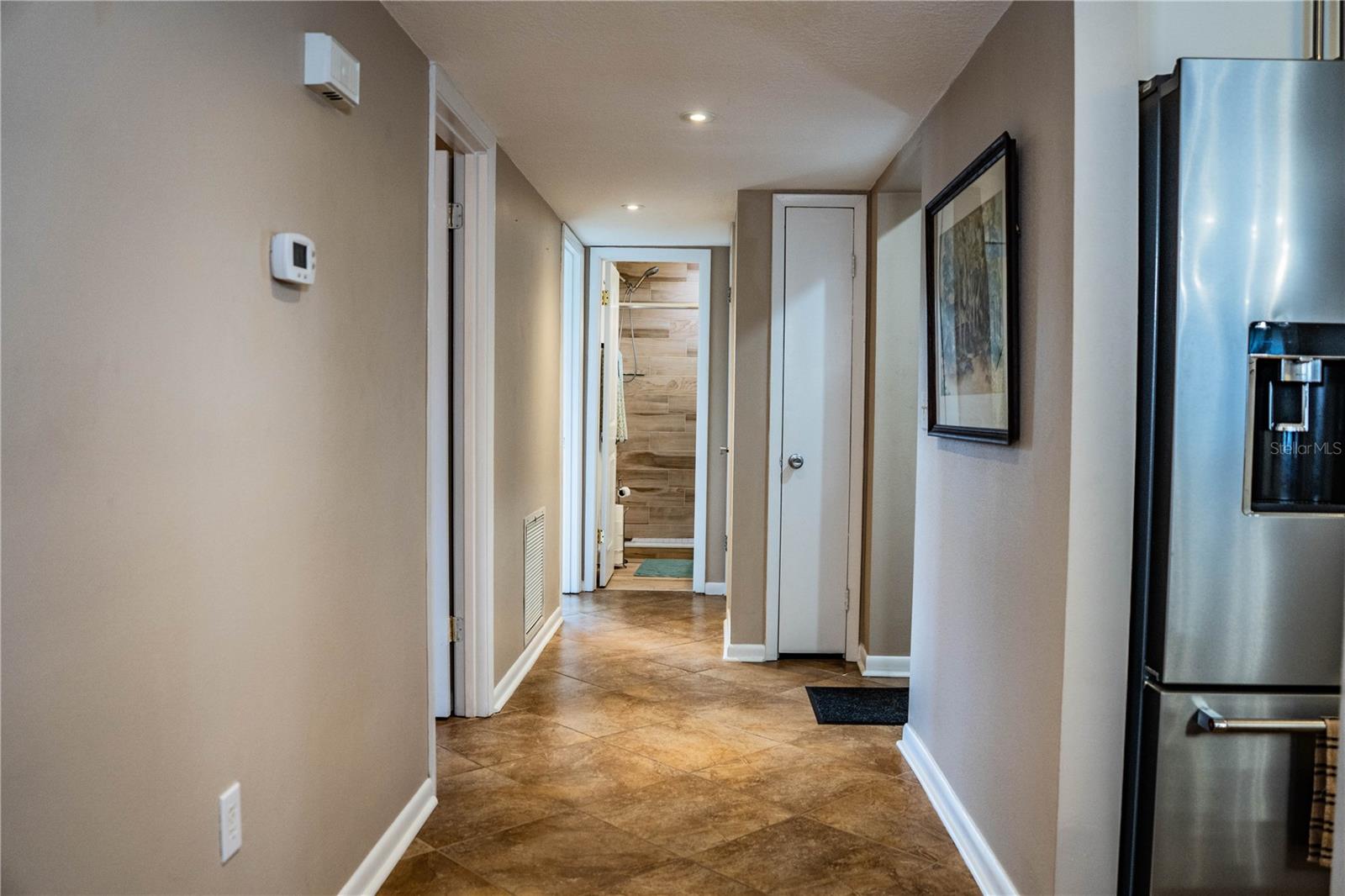 Image 5 of 44 For 501 Cameo Drive