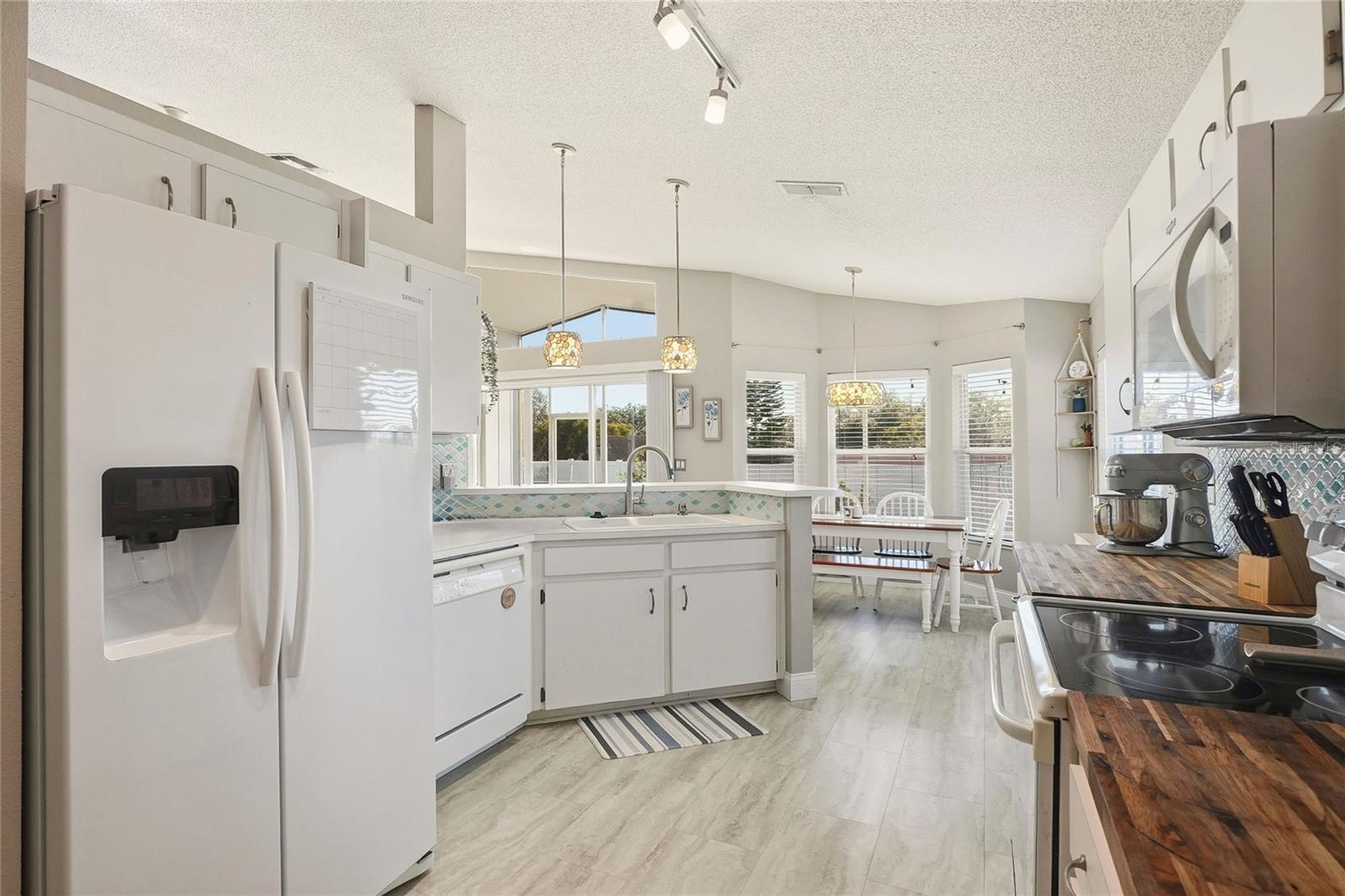 Image 11 of 48 For 412 Emerald Cove Loop