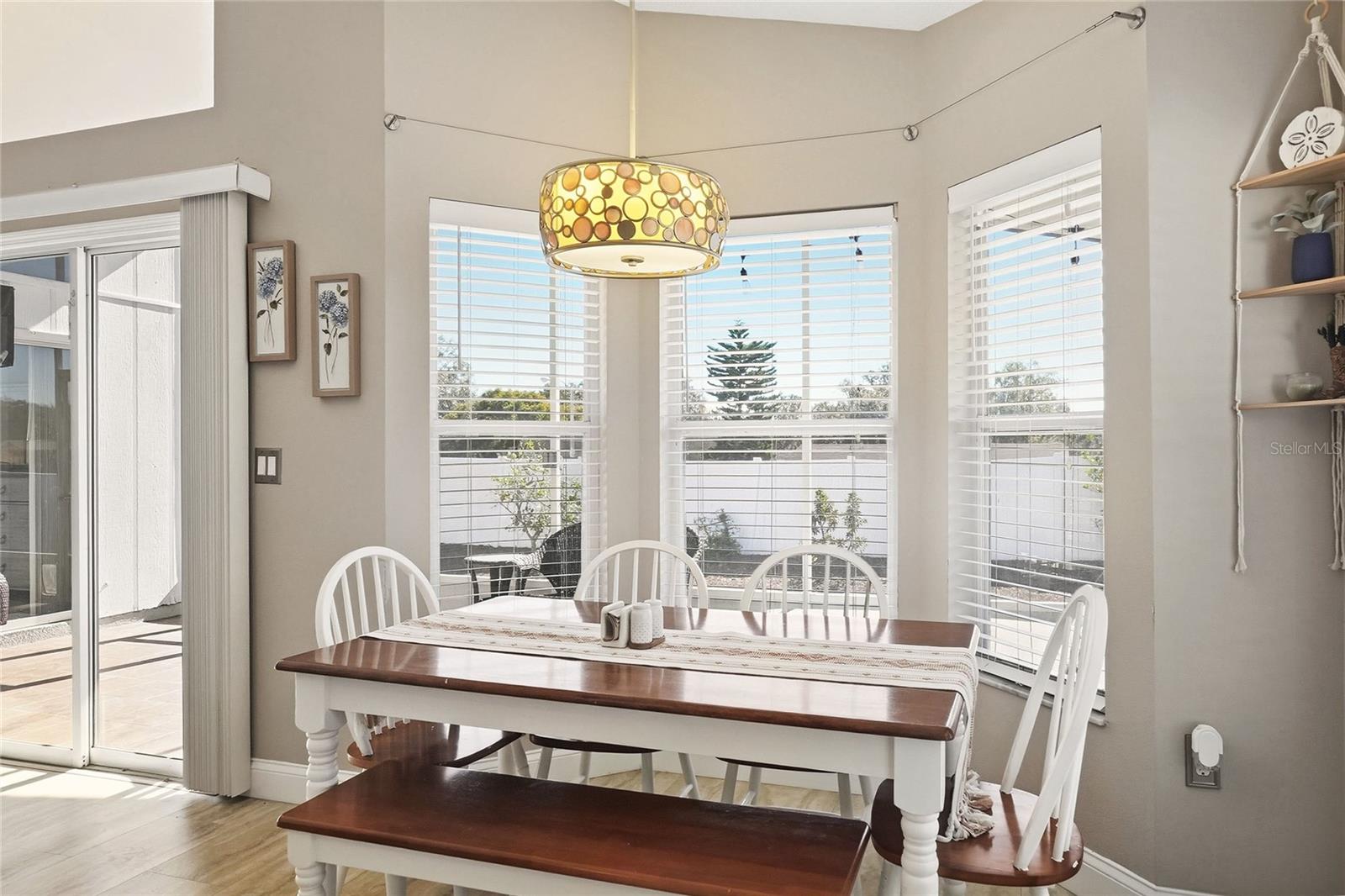 Image 13 of 48 For 412 Emerald Cove Loop