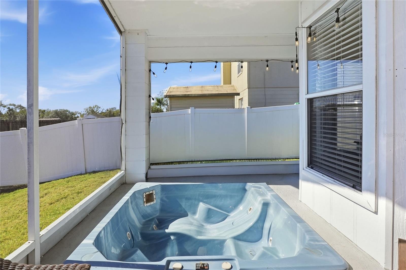 Image 17 of 48 For 412 Emerald Cove Loop