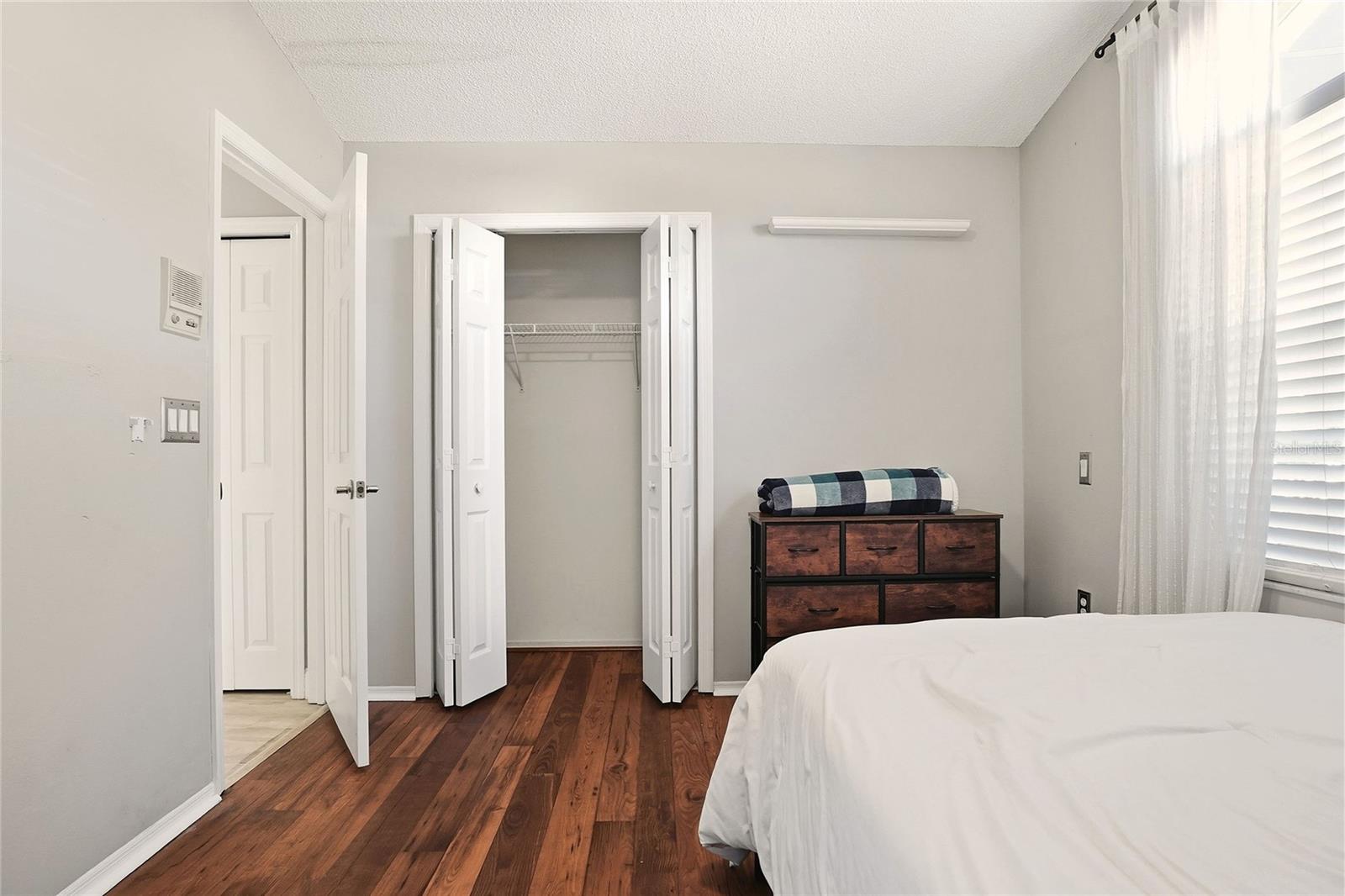 Image 19 of 48 For 412 Emerald Cove Loop