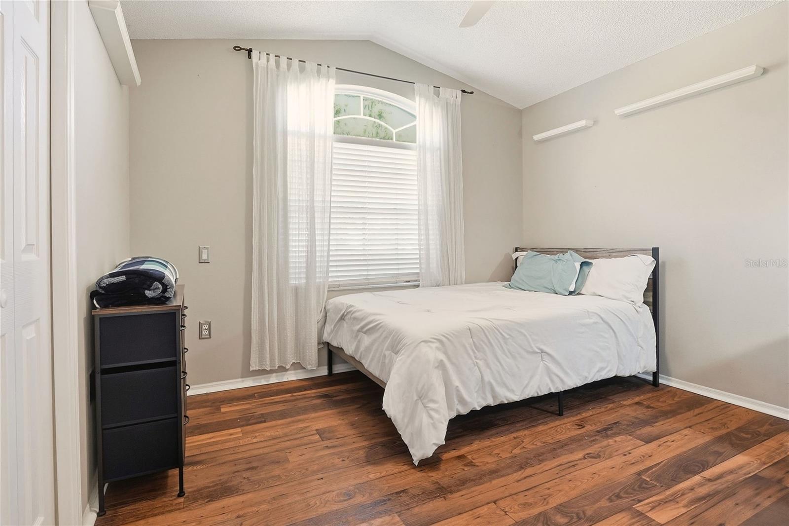 Image 20 of 48 For 412 Emerald Cove Loop