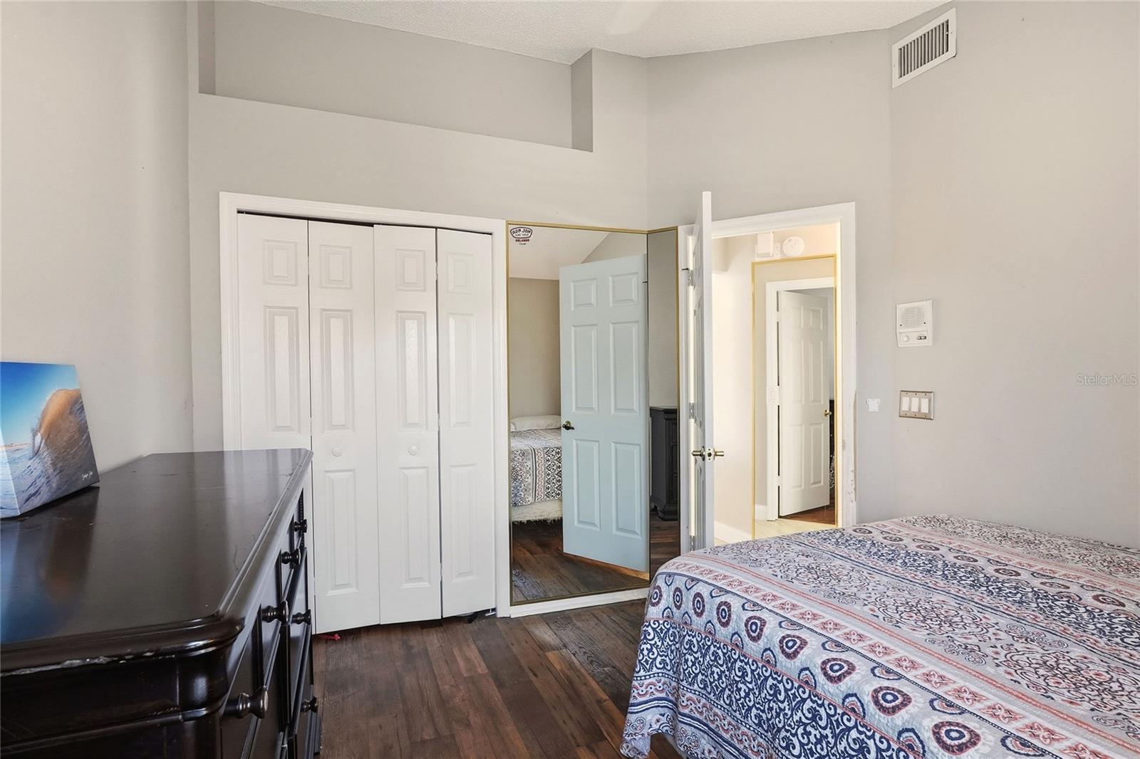 Image 22 of 48 For 412 Emerald Cove Loop