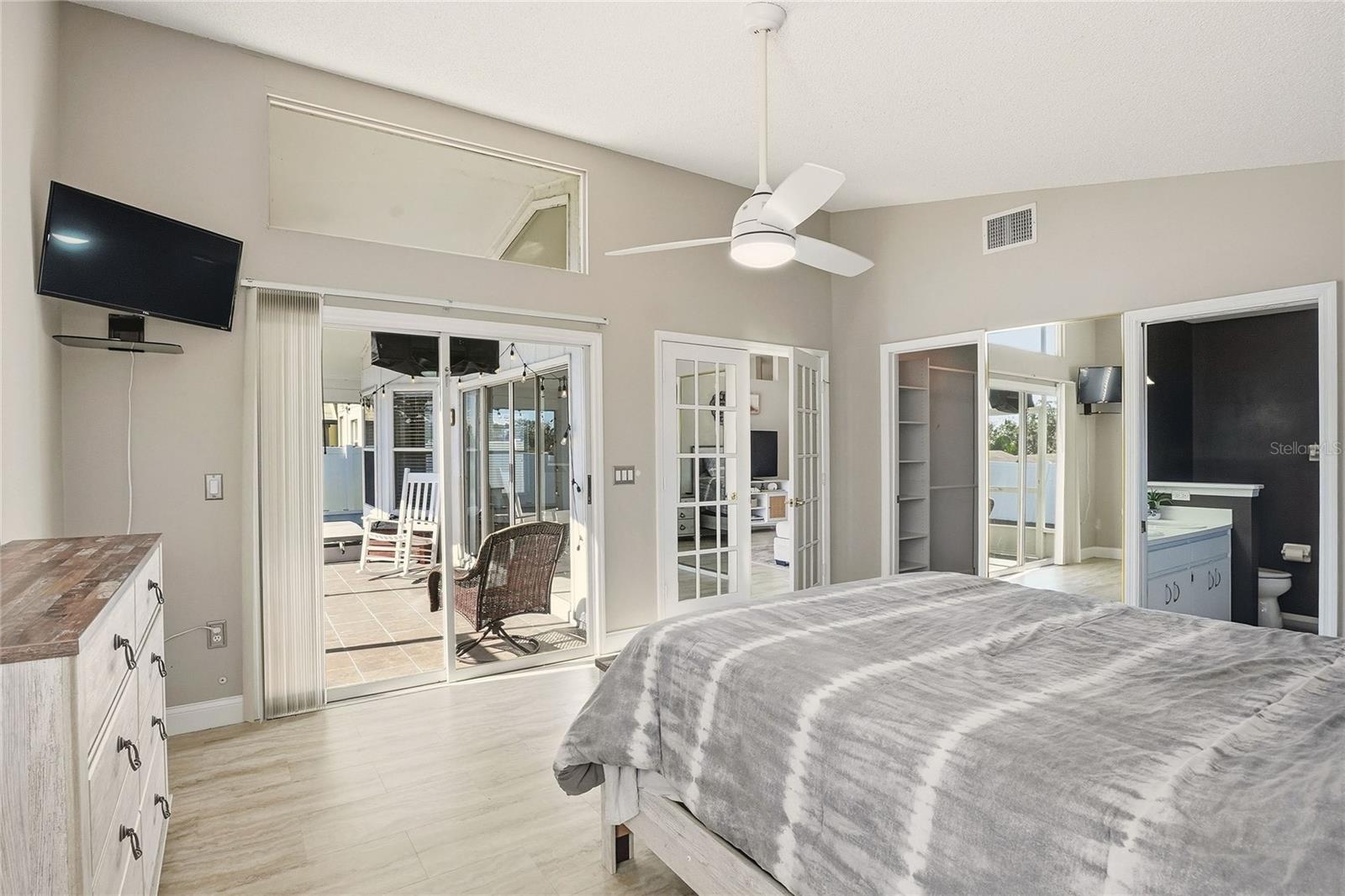 Image 27 of 48 For 412 Emerald Cove Loop