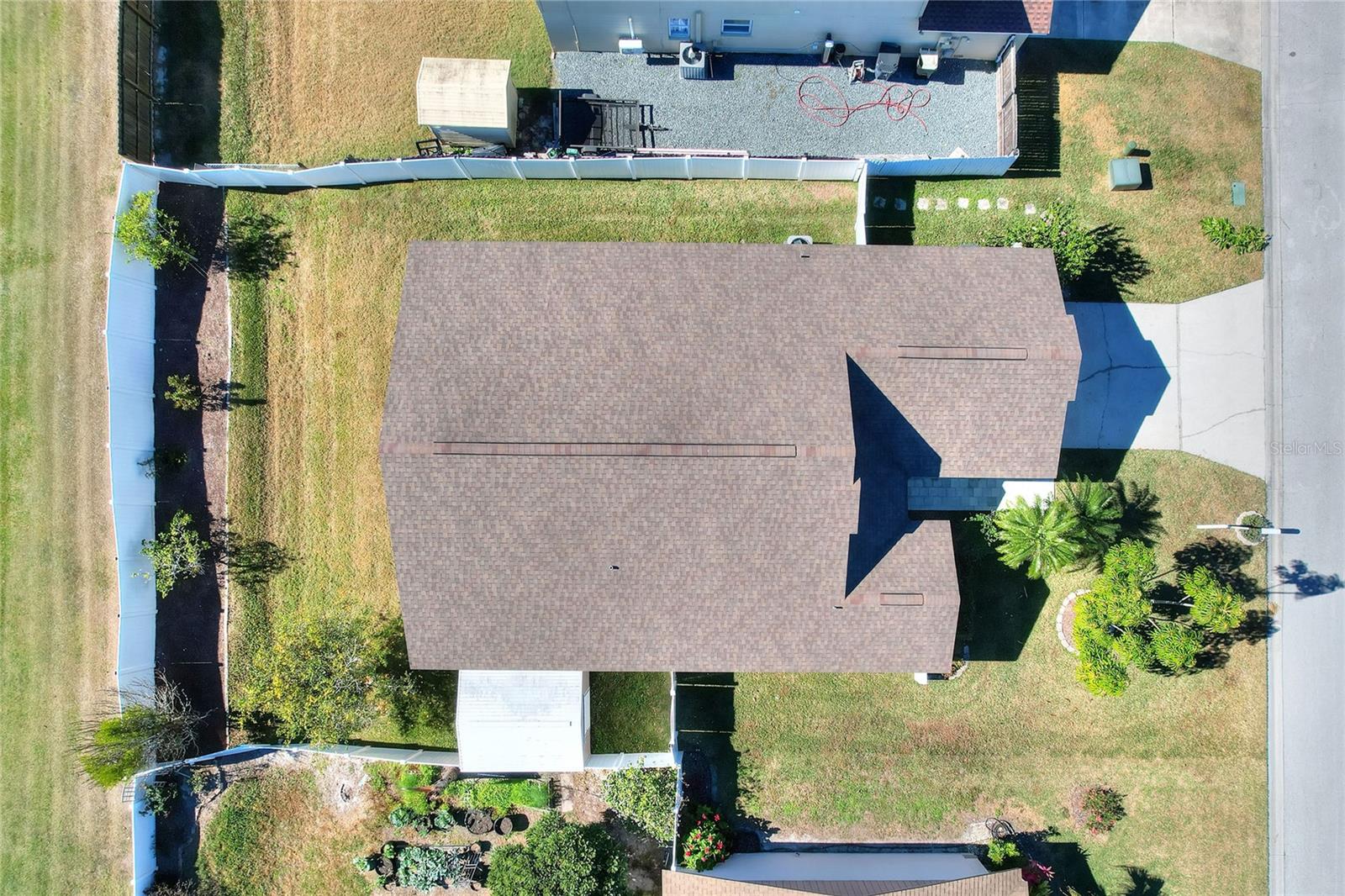 Image 33 of 48 For 412 Emerald Cove Loop