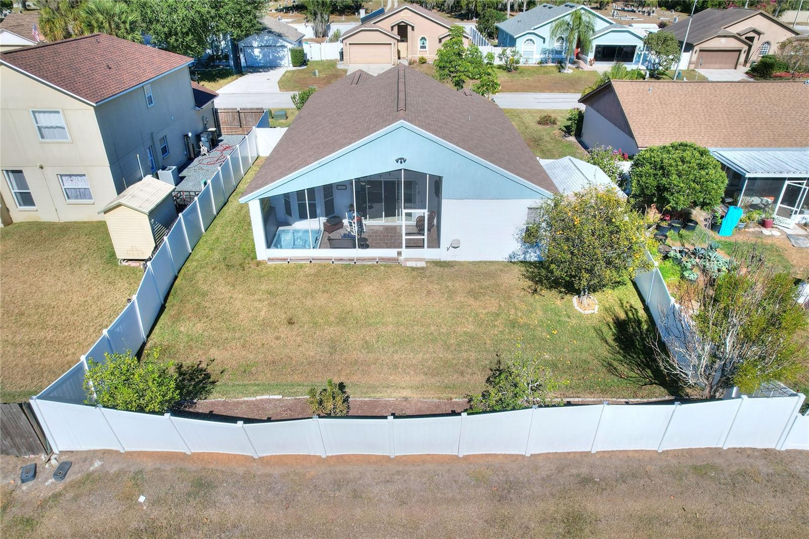 Image 35 of 48 For 412 Emerald Cove Loop