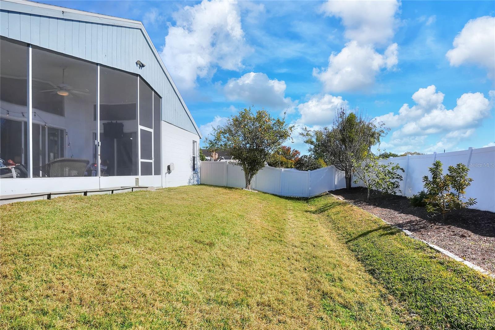 Image 37 of 48 For 412 Emerald Cove Loop