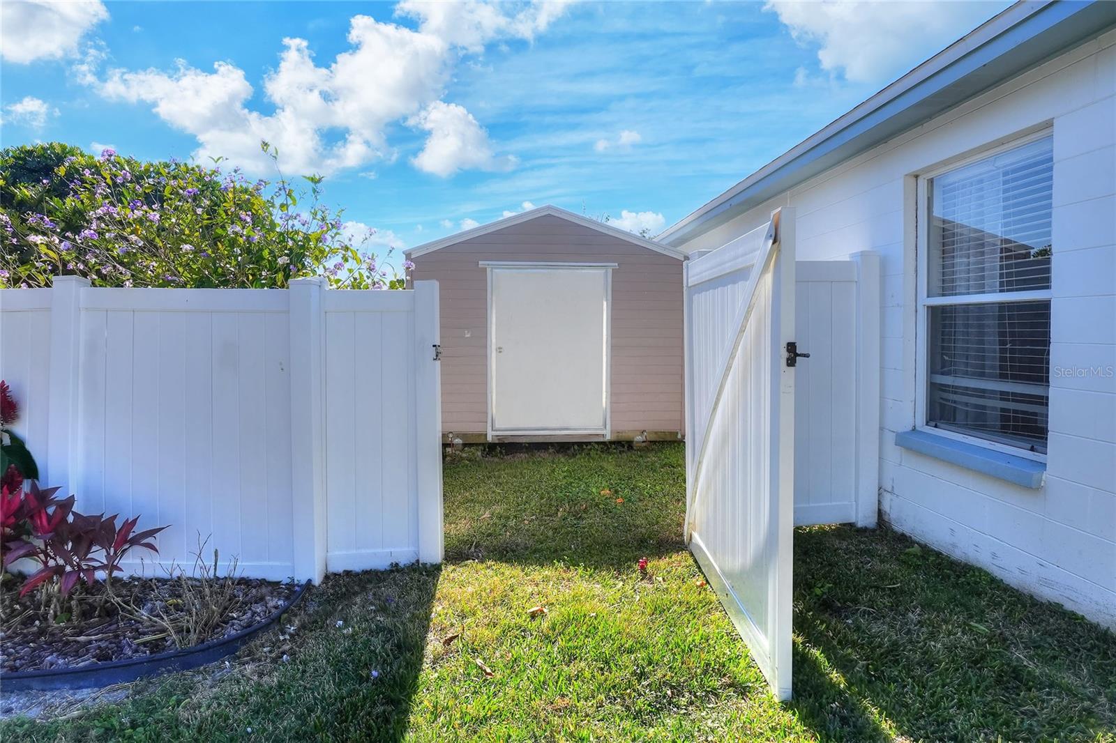 Image 41 of 48 For 412 Emerald Cove Loop