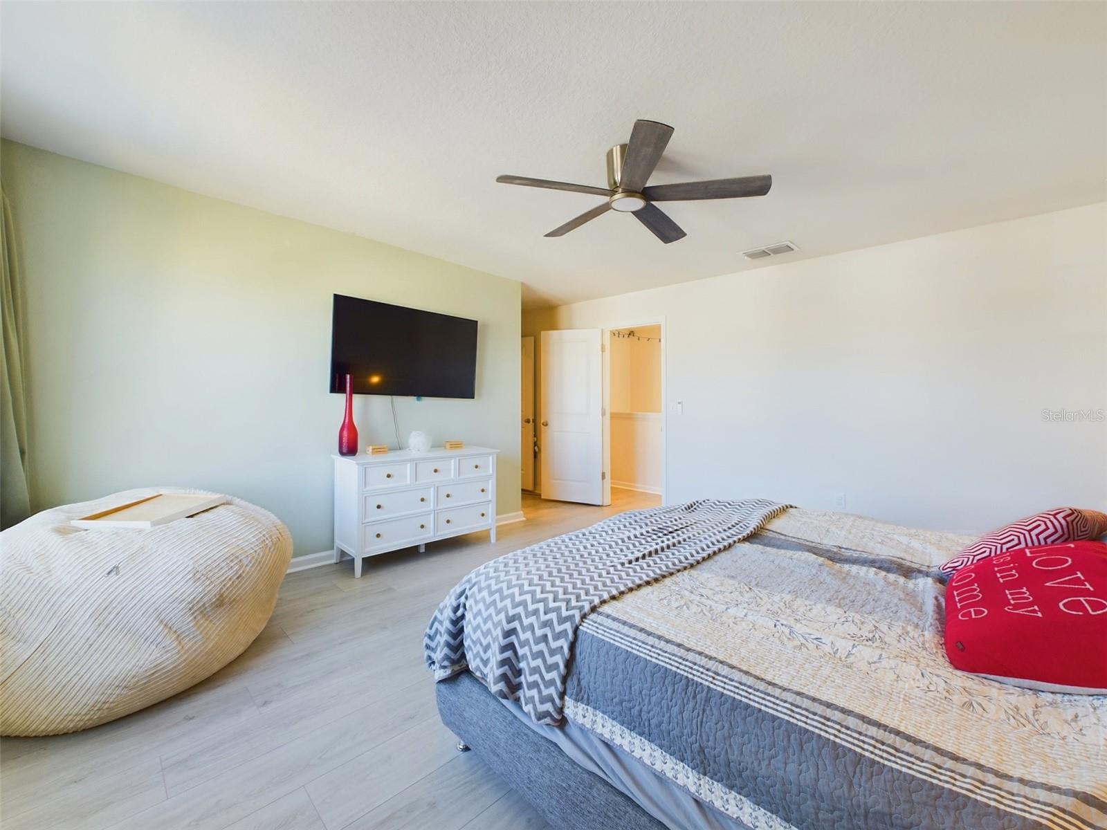 Image 22 of 37 For 1424 Feather Lane