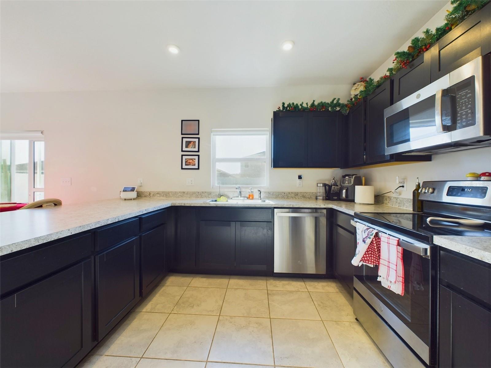 Image 4 of 37 For 1424 Feather Lane