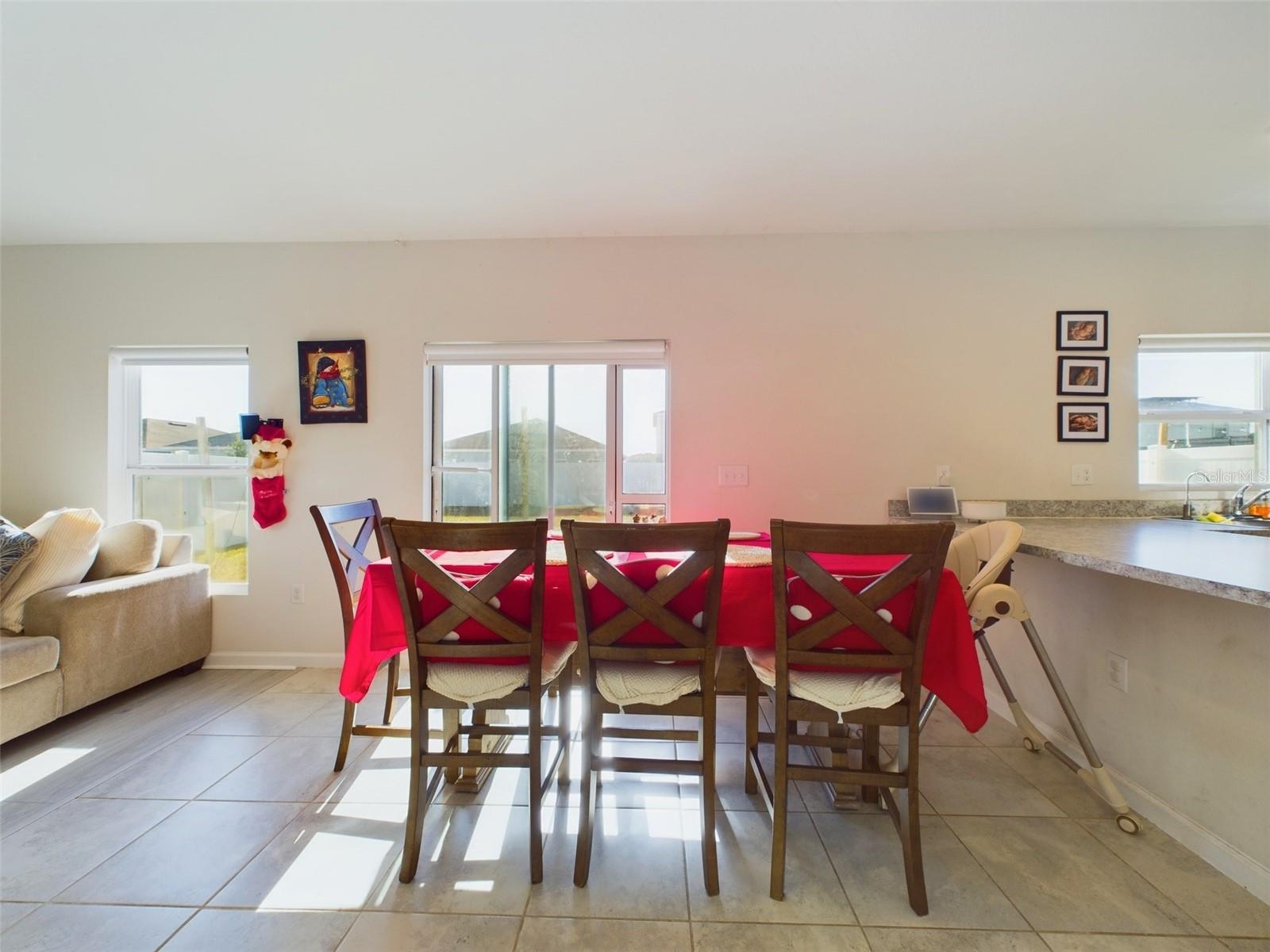 Image 5 of 37 For 1424 Feather Lane