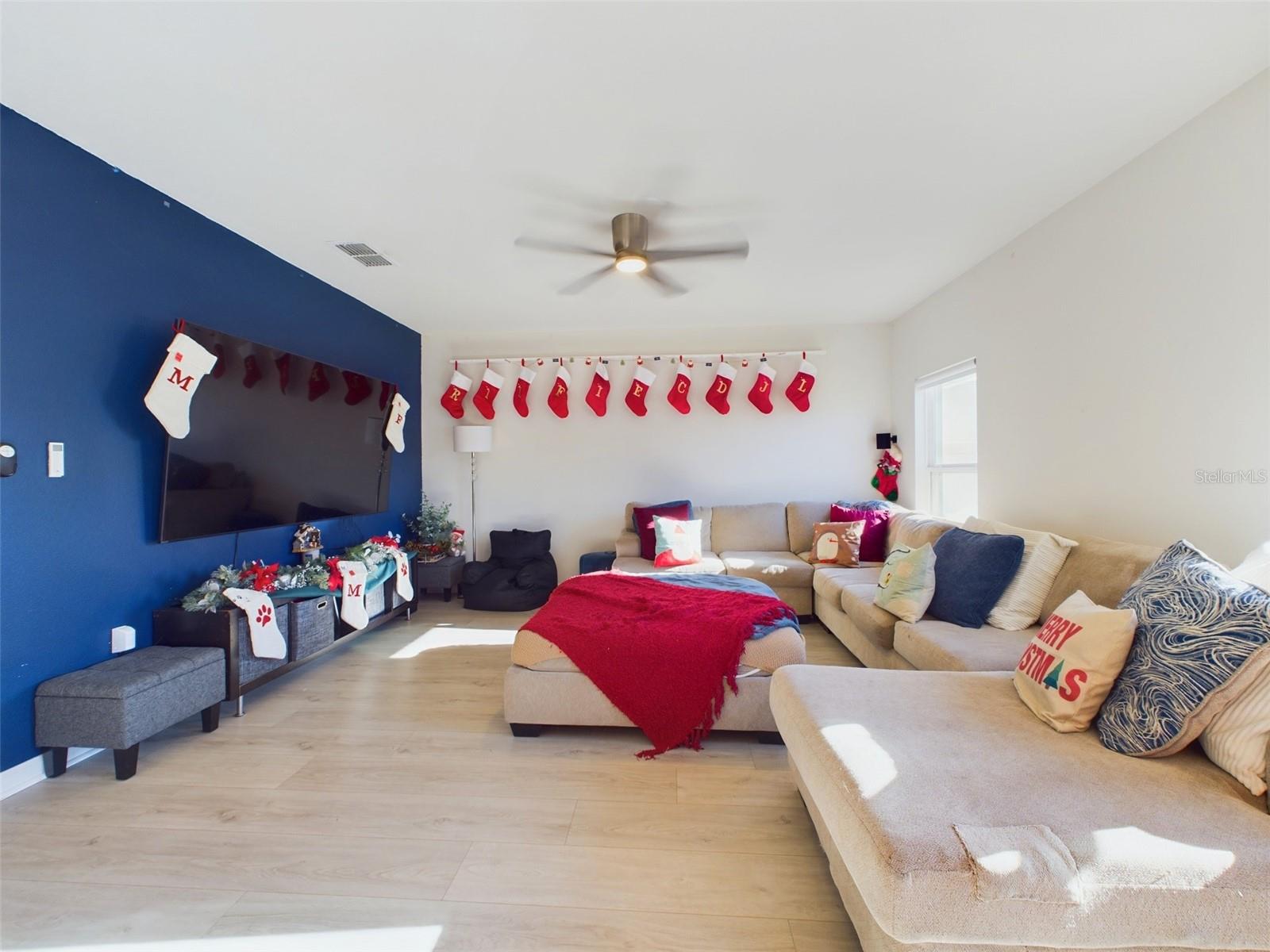 Image 8 of 37 For 1424 Feather Lane