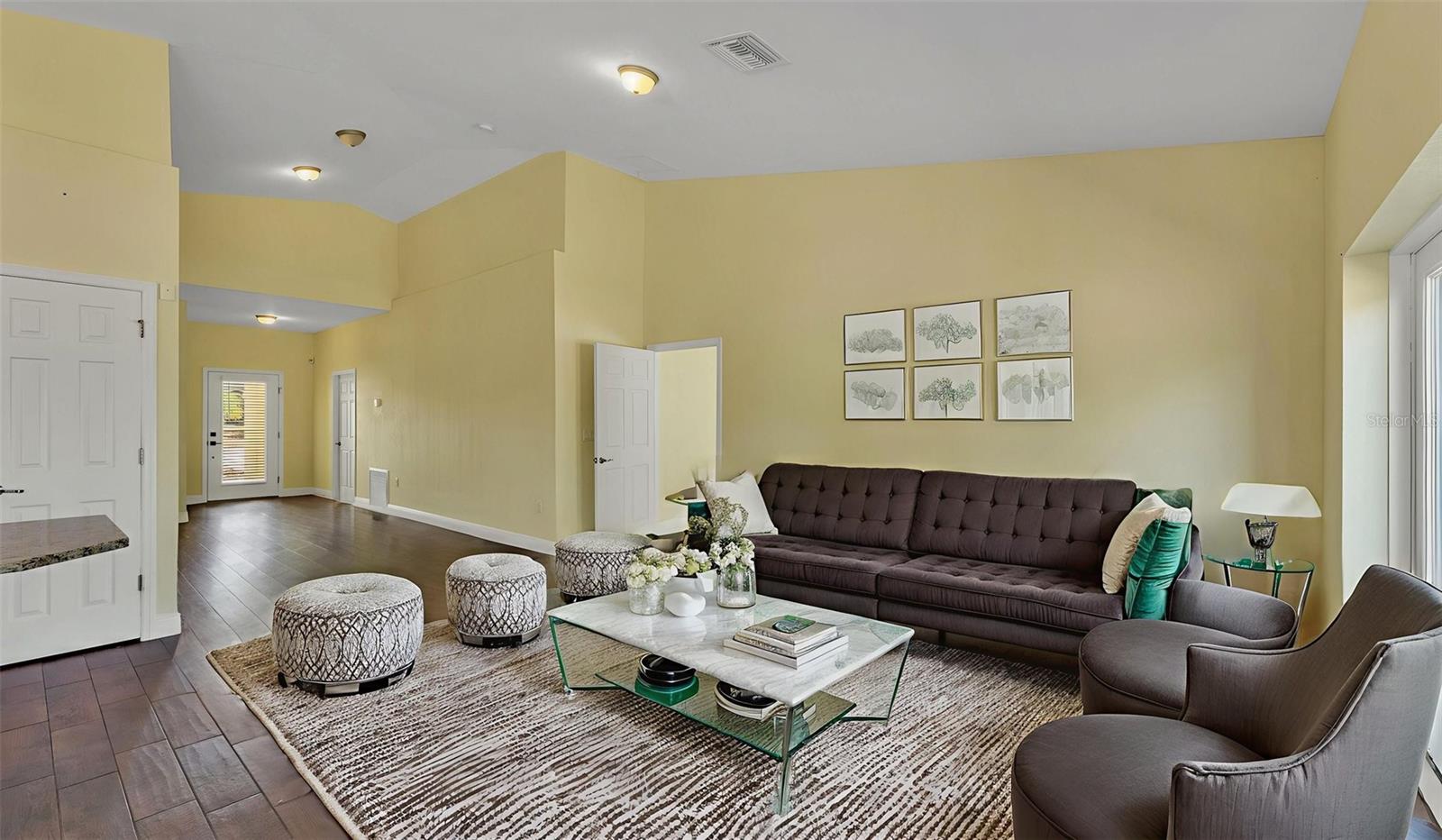 Image 2 of 24 For 273 Hidden View Drive