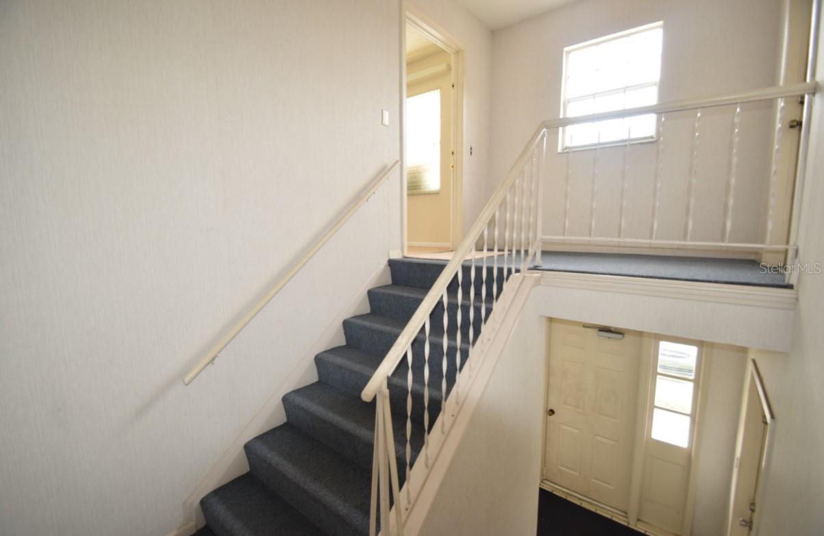 Image 2 of 20 For 1920 Edgewood Drive N4