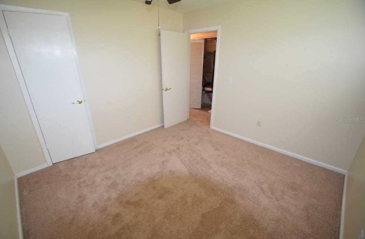 Image 5 of 20 For 1920 Edgewood Drive N4