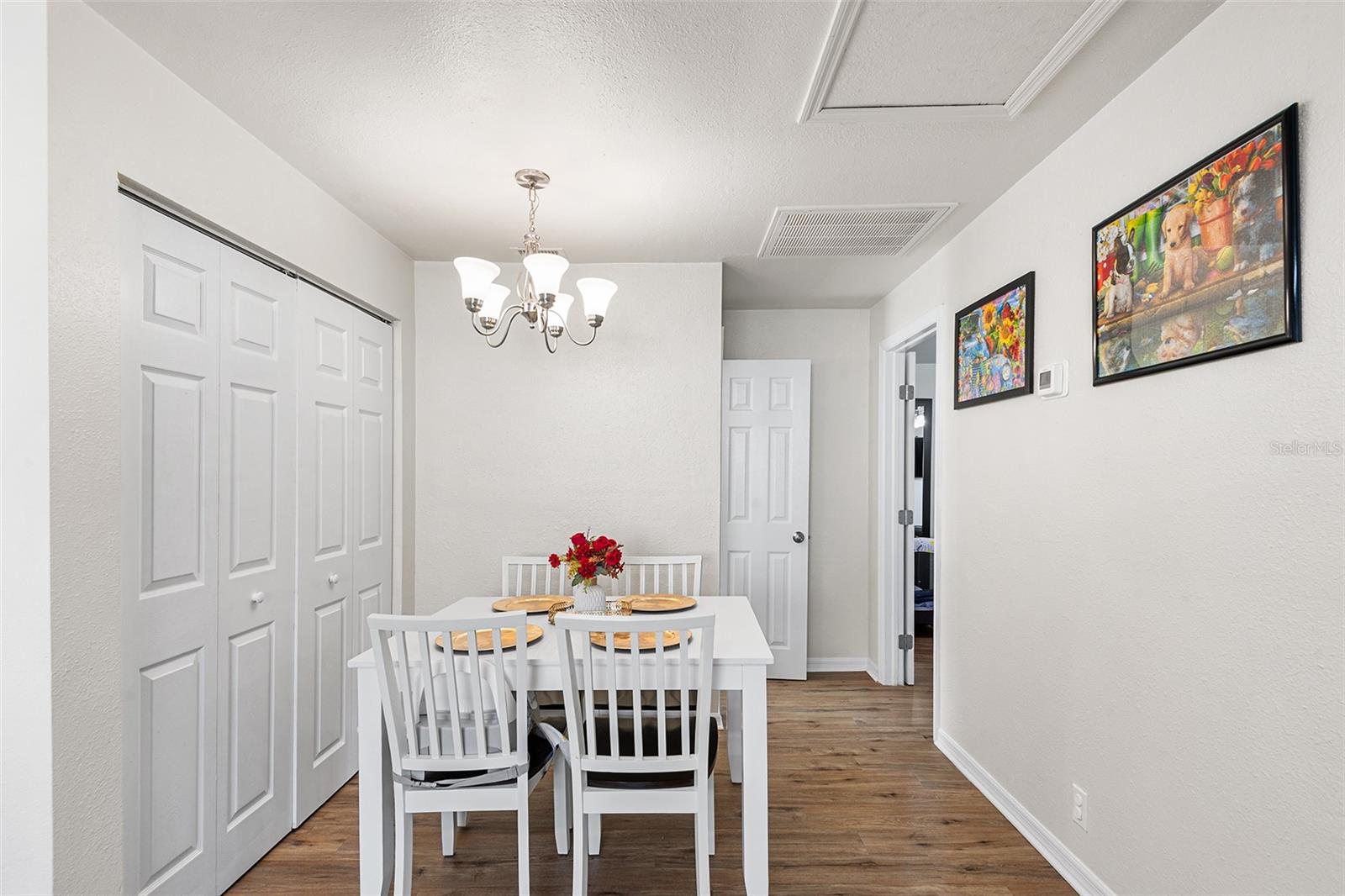 Image 12 of 43 For 515 Walnut Street