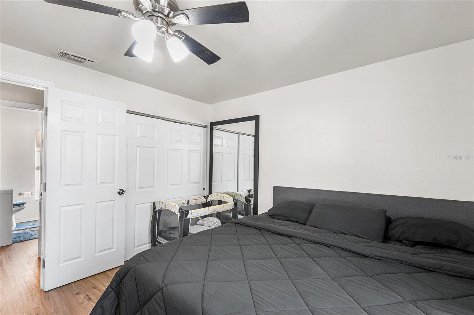 Image 22 of 43 For 515 Walnut Street