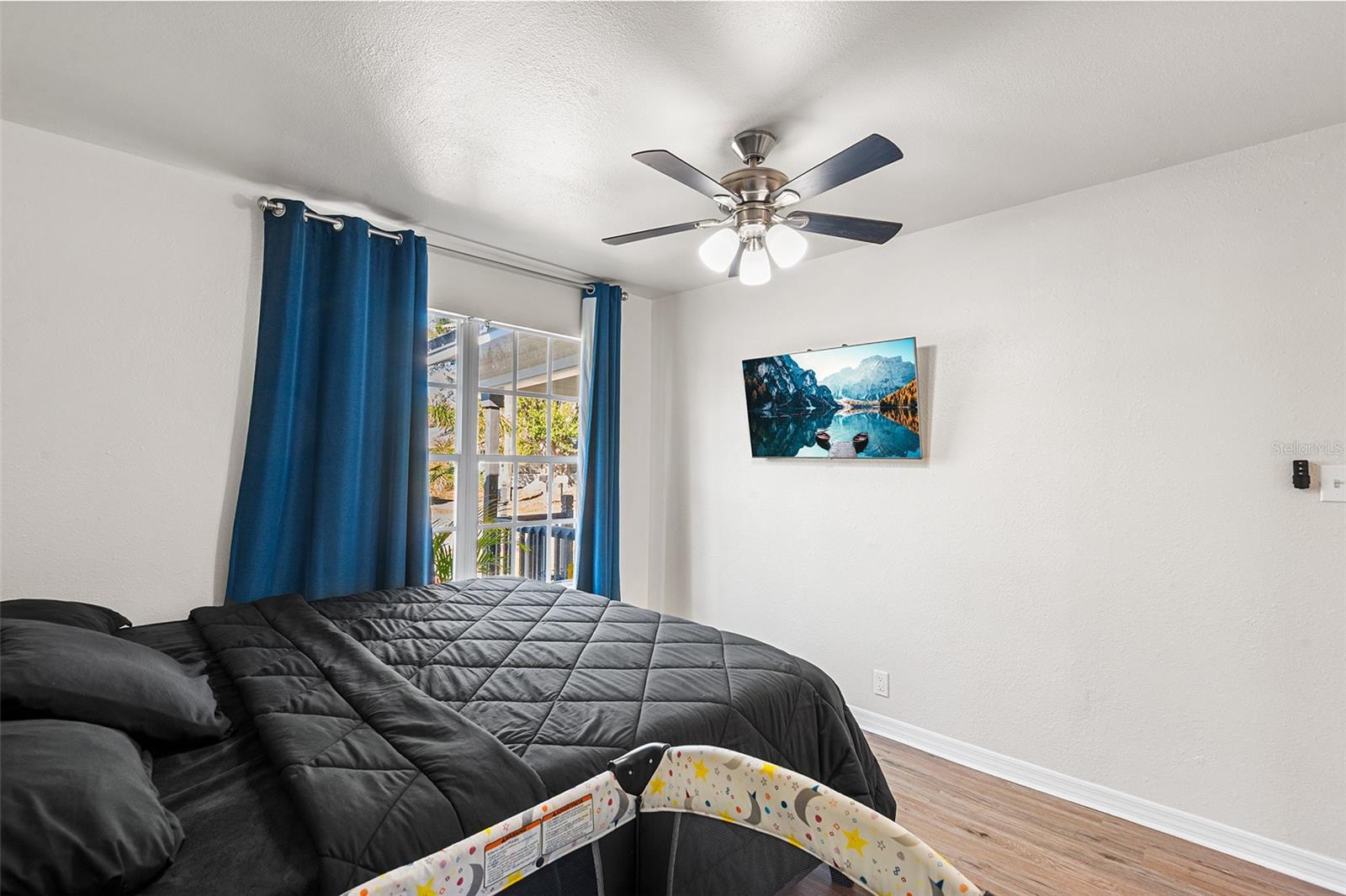 Image 23 of 43 For 515 Walnut Street