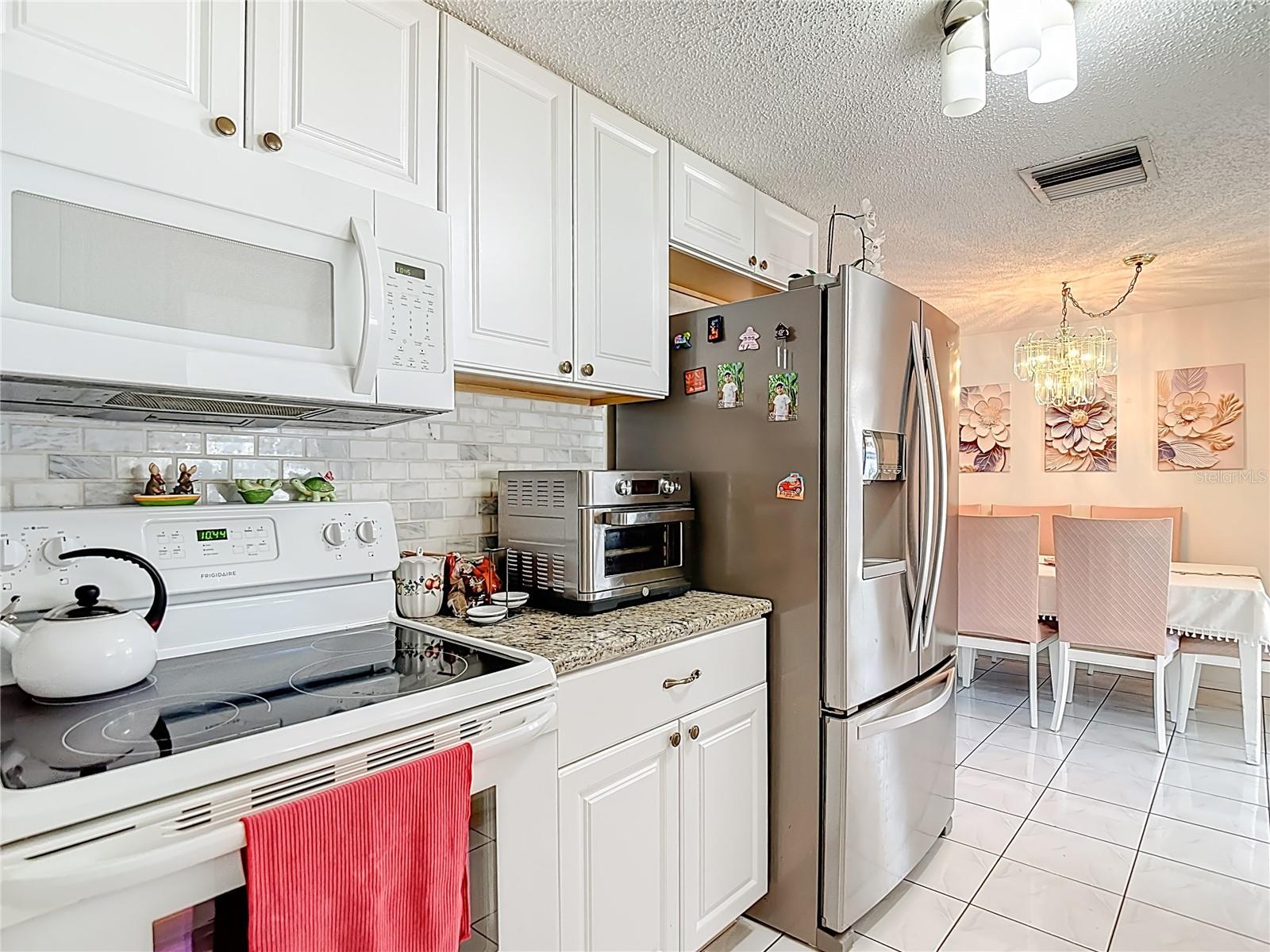 Image 17 of 61 For 19014 Sunlake Boulevard