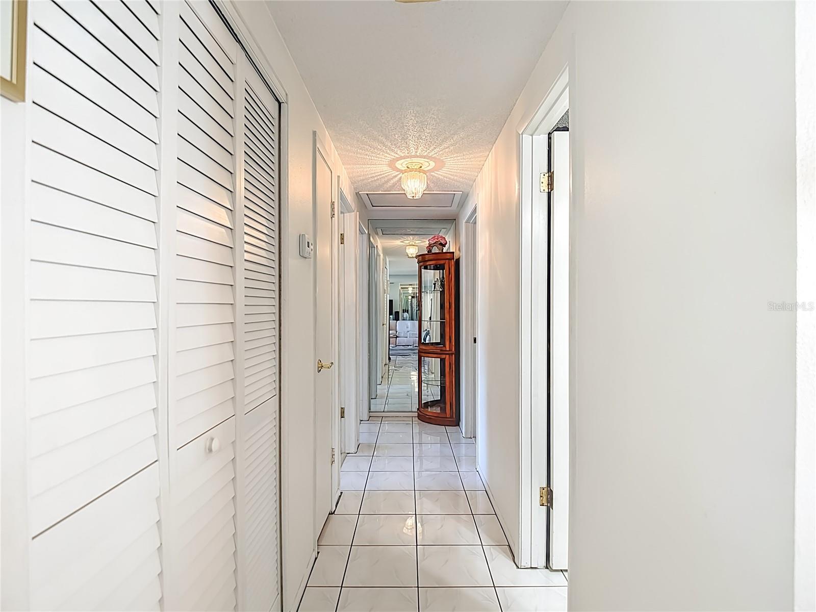 Image 19 of 61 For 19014 Sunlake Boulevard