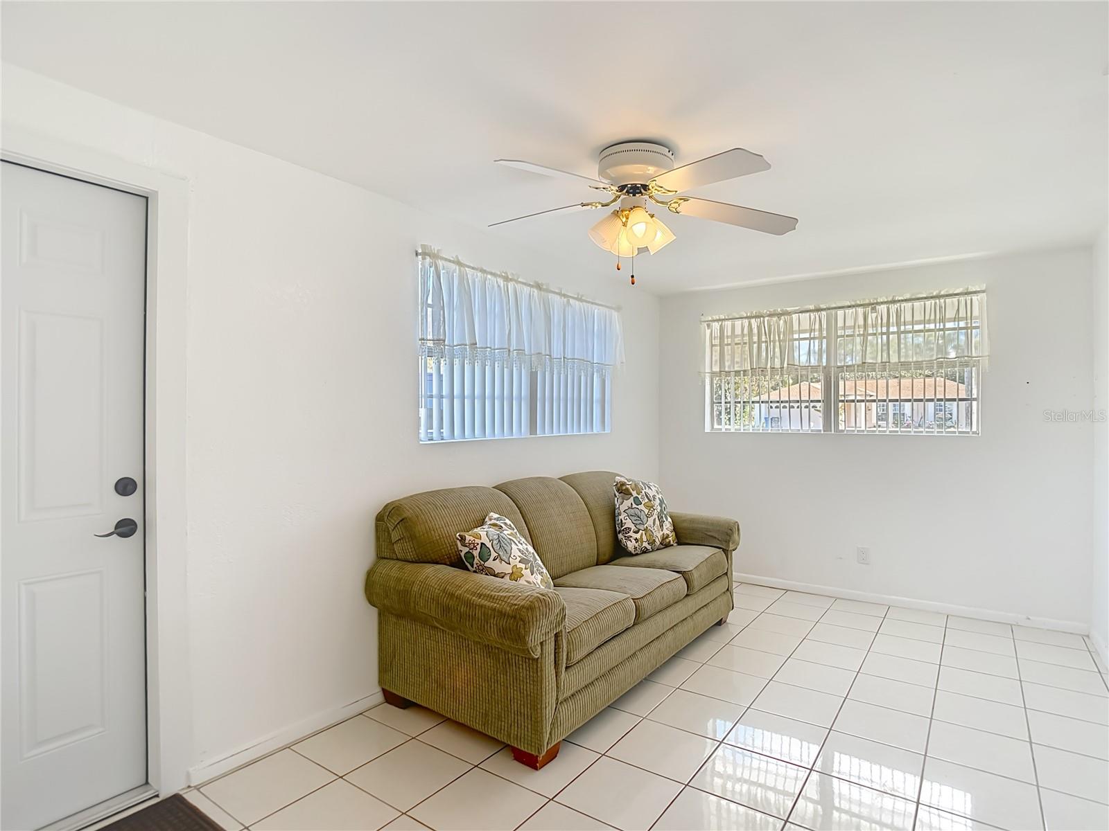 Image 21 of 61 For 19014 Sunlake Boulevard