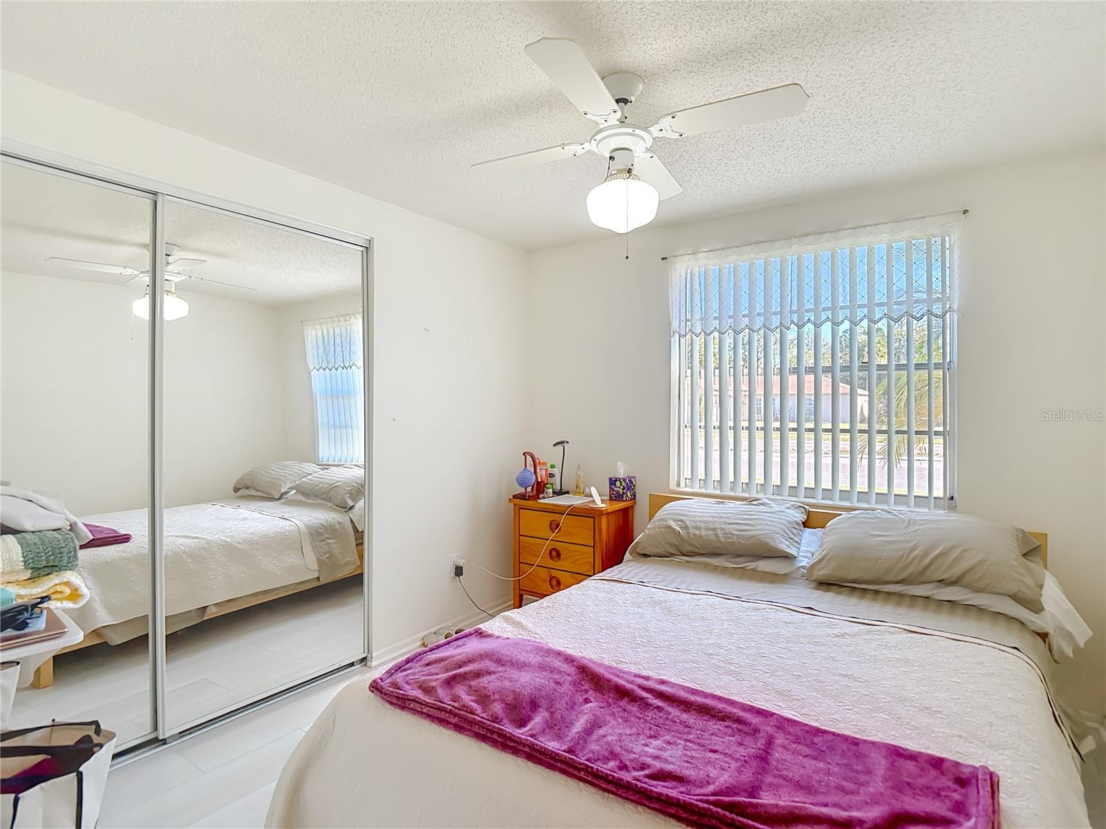 Image 24 of 61 For 19014 Sunlake Boulevard