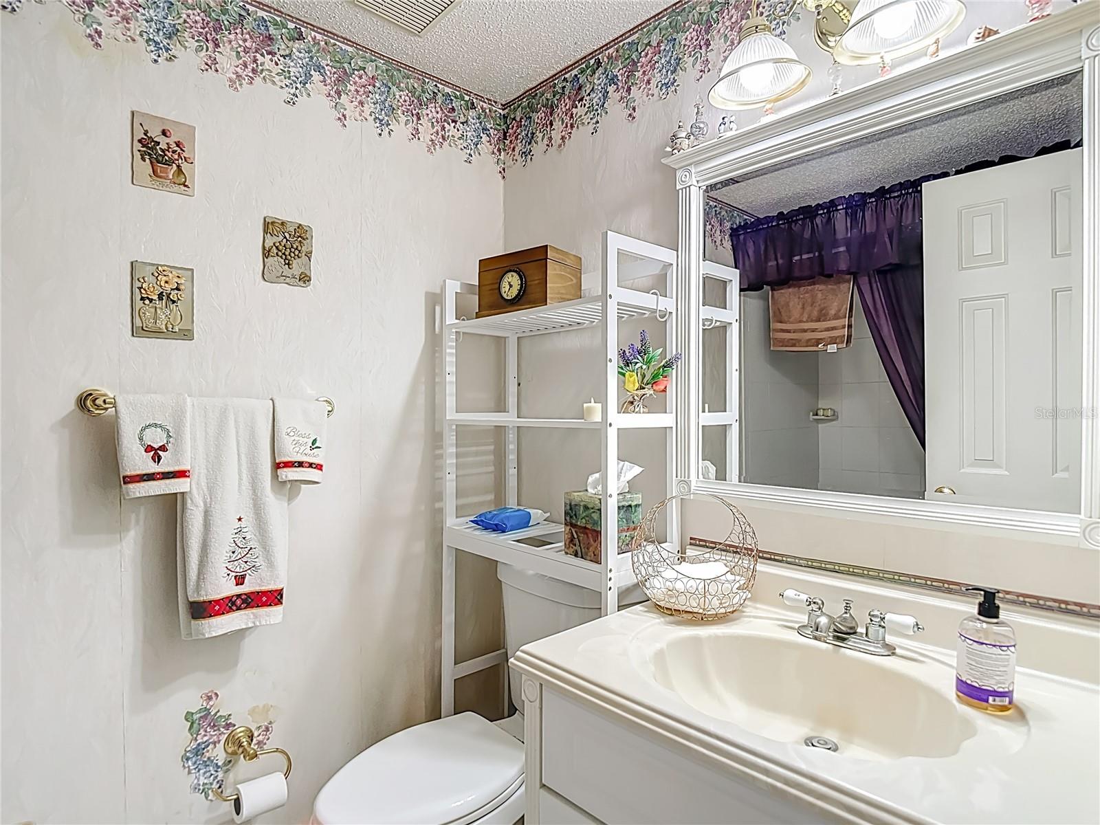 Image 27 of 61 For 19014 Sunlake Boulevard