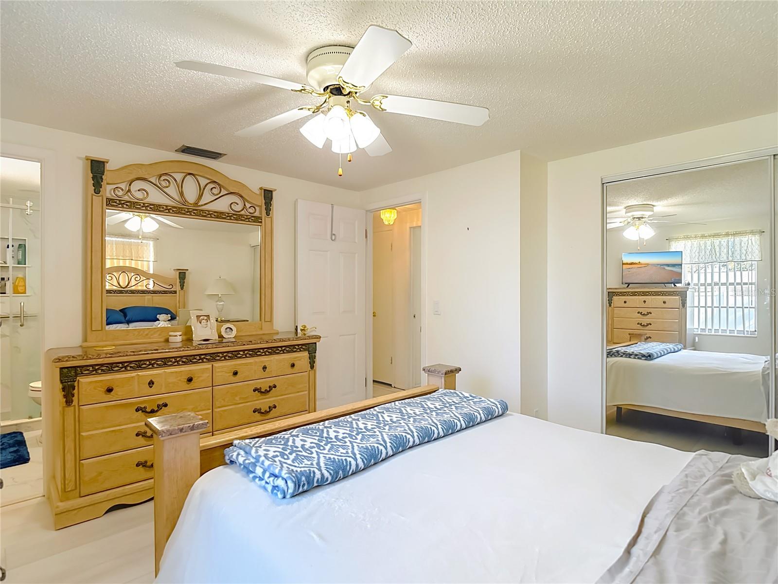 Image 36 of 61 For 19014 Sunlake Boulevard