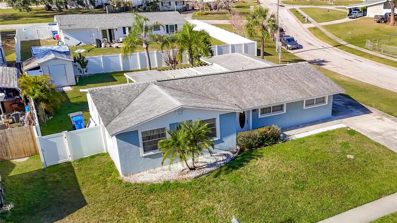 Image 4 of 61 For 19014 Sunlake Boulevard