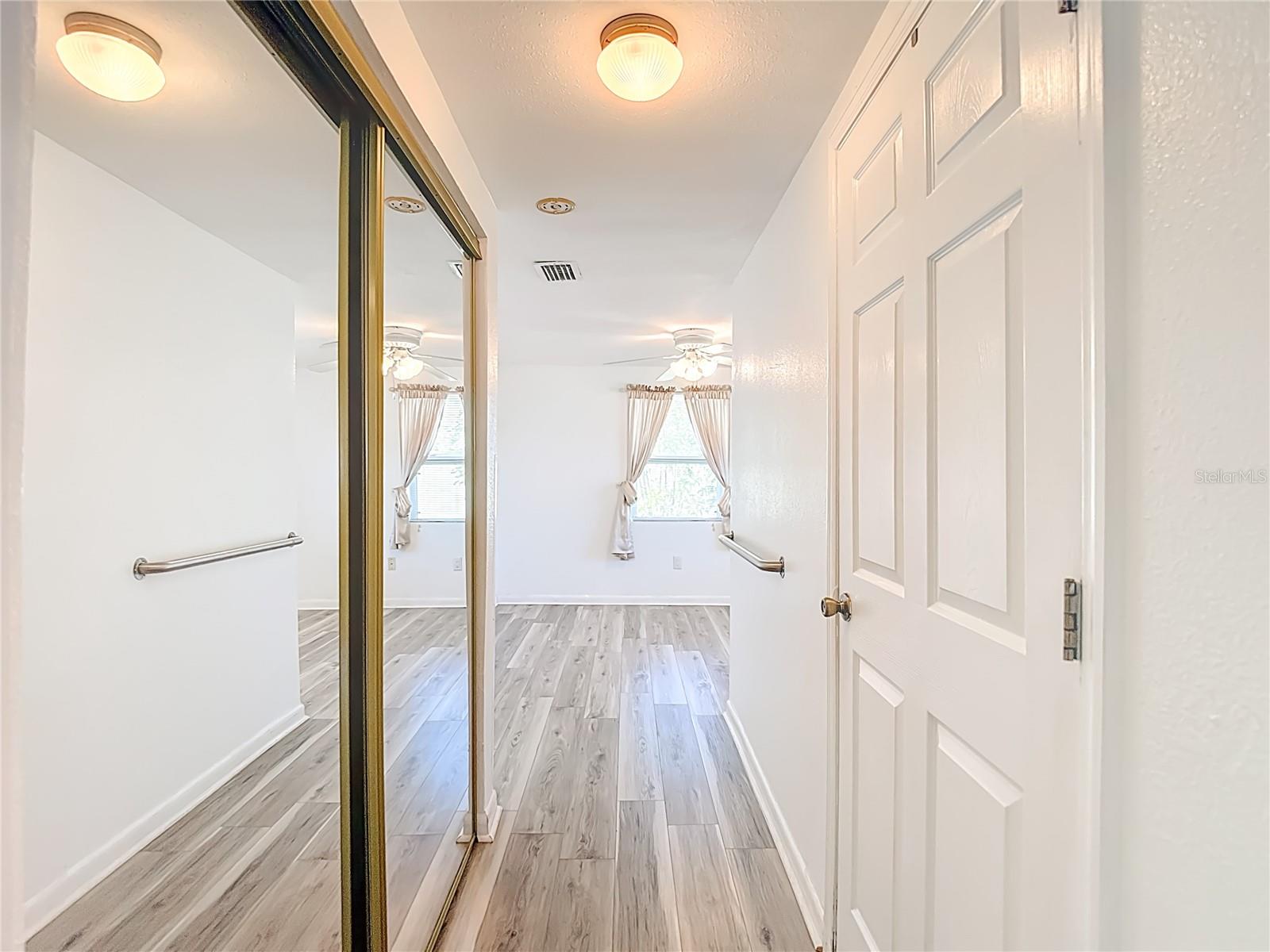 Image 40 of 61 For 19014 Sunlake Boulevard