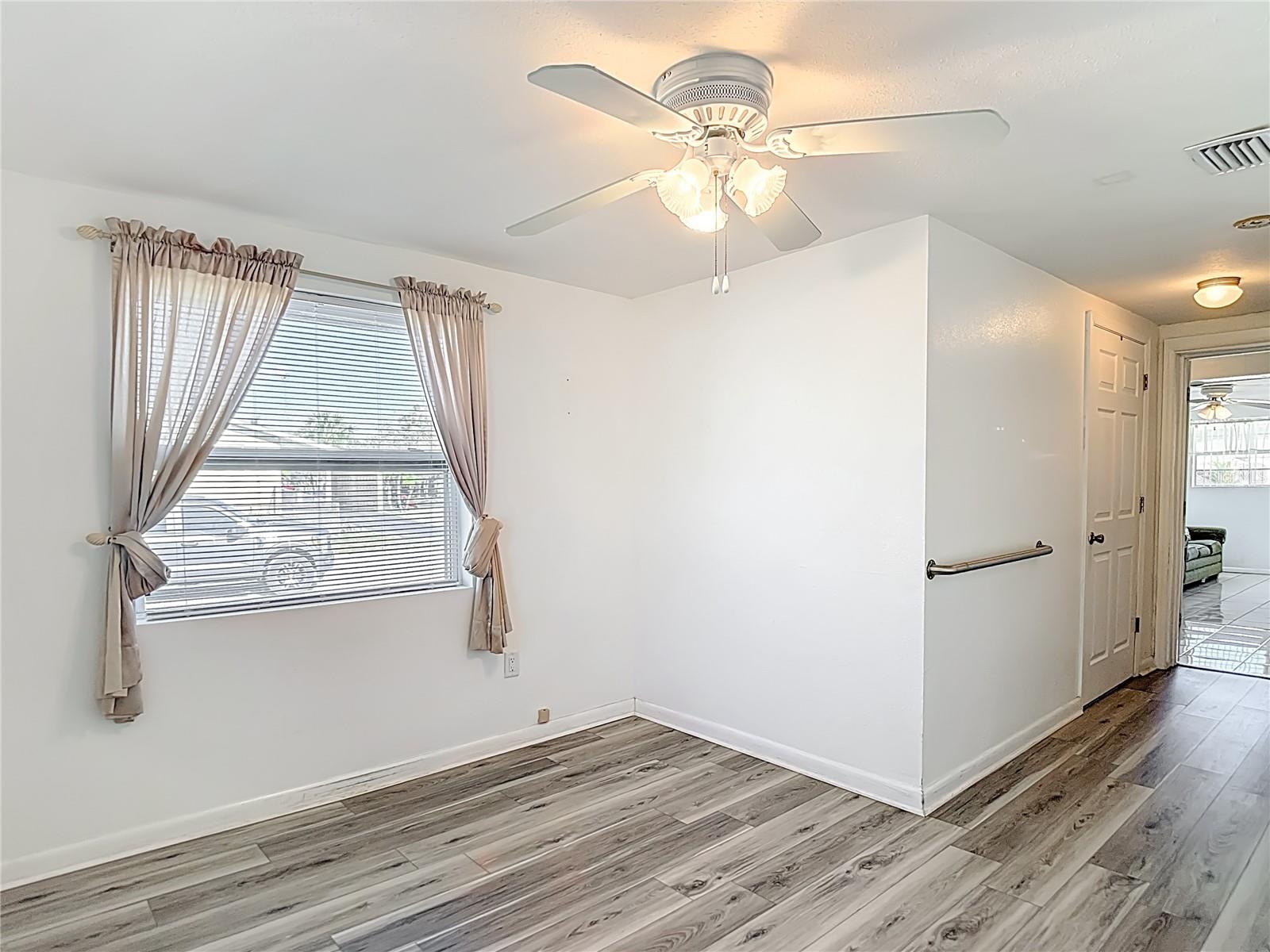 Image 42 of 61 For 19014 Sunlake Boulevard