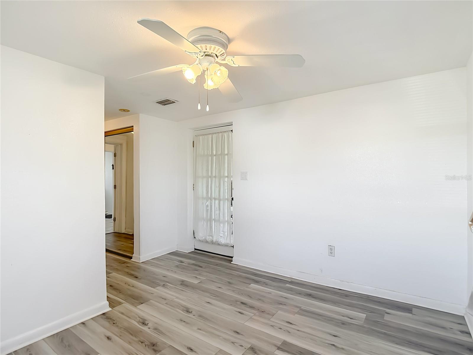 Image 43 of 61 For 19014 Sunlake Boulevard