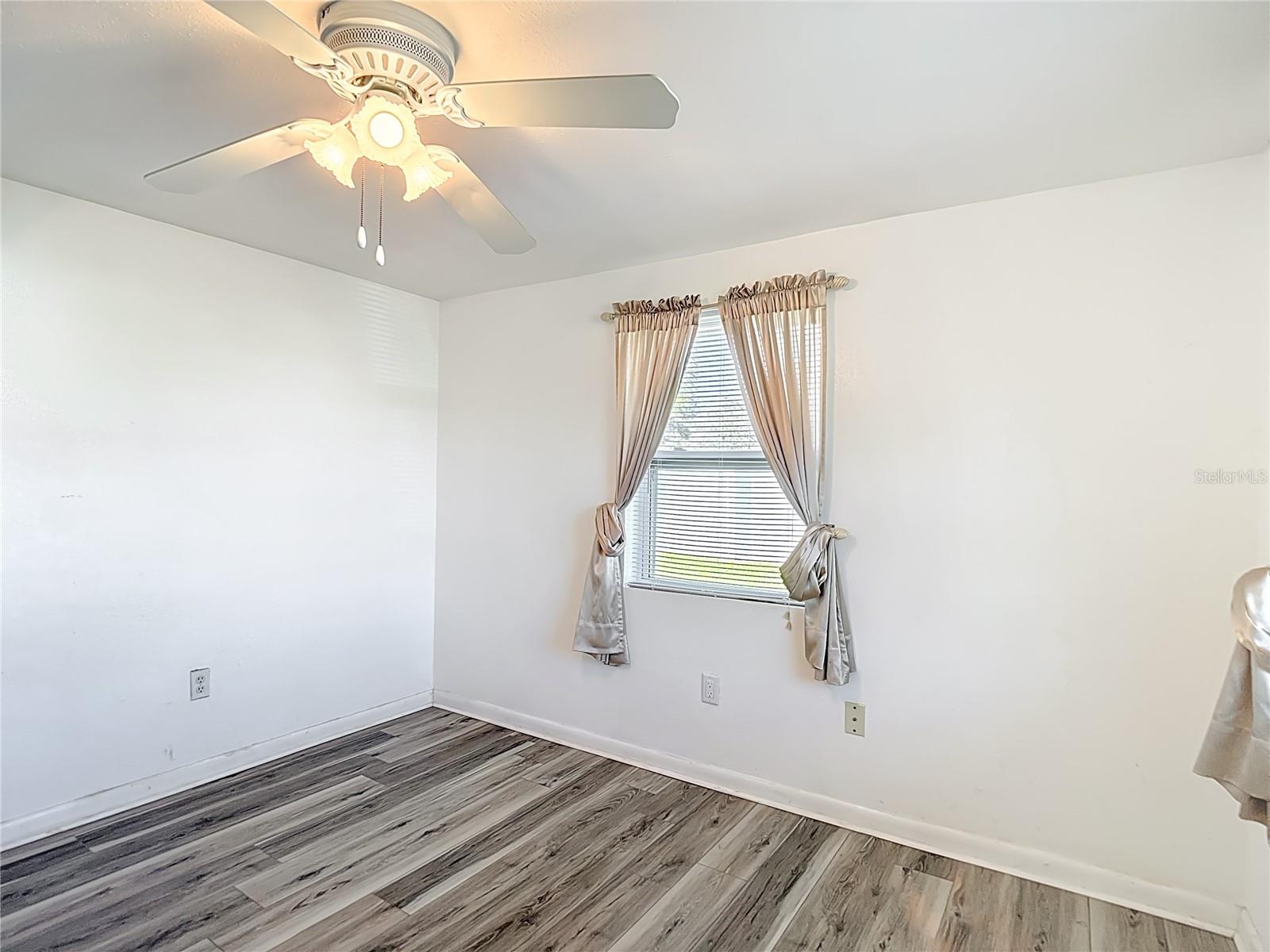 Image 44 of 61 For 19014 Sunlake Boulevard