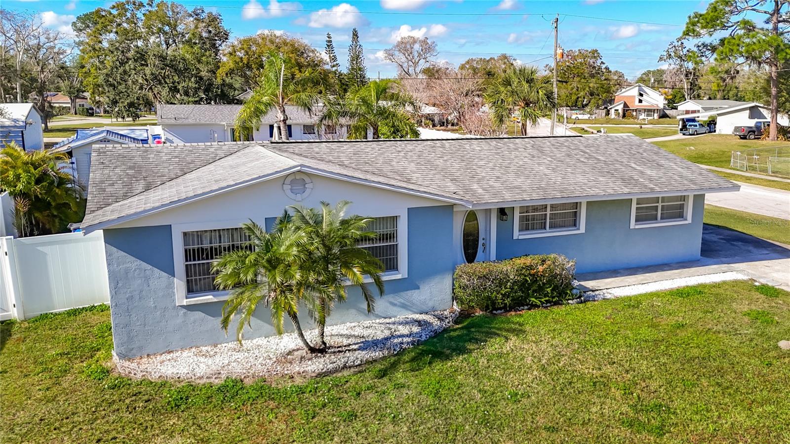 Image 5 of 61 For 19014 Sunlake Boulevard