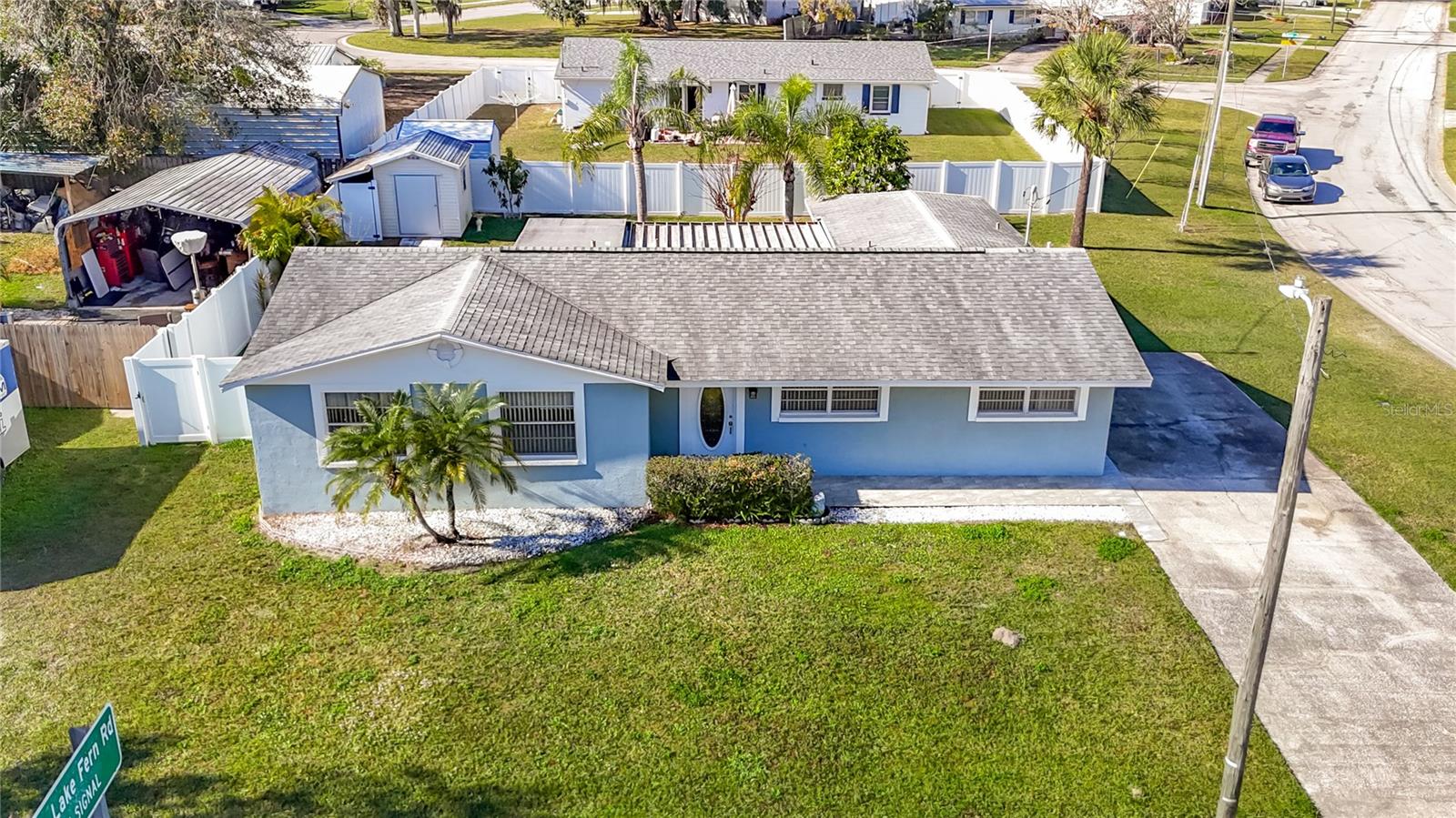 Image 9 of 61 For 19014 Sunlake Boulevard