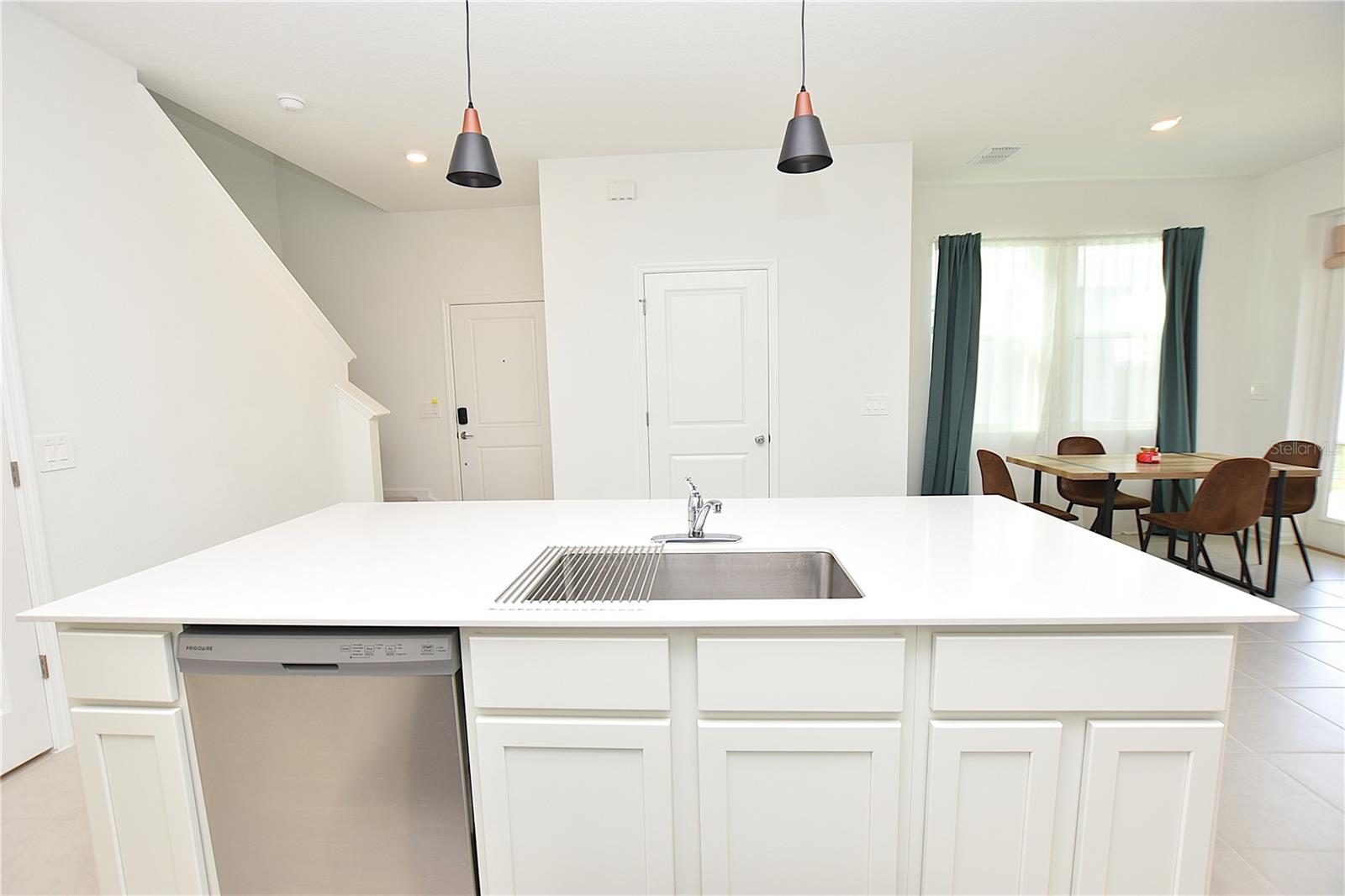 Image 14 of 39 For 349 Sol Vista Drive