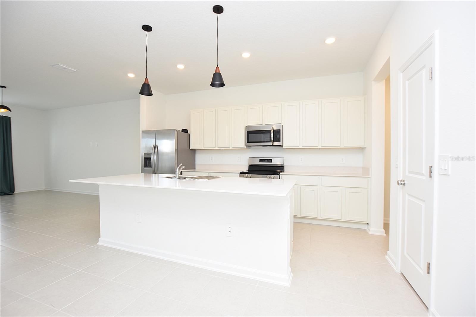 Image 9 of 39 For 349 Sol Vista Drive