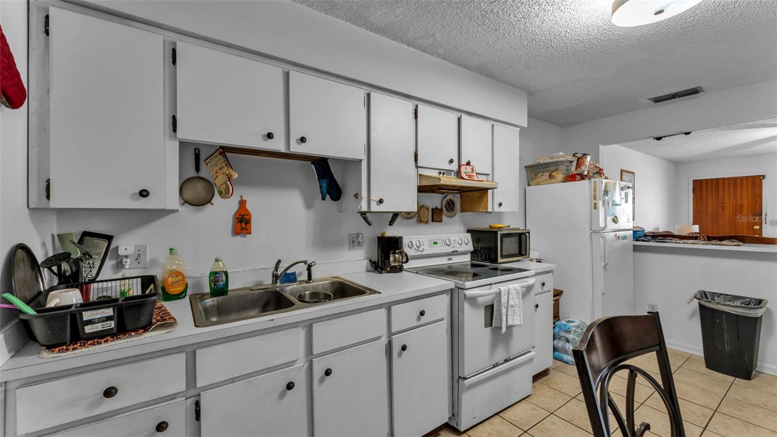 Image 17 of 32 For 860 Charmil Avenue