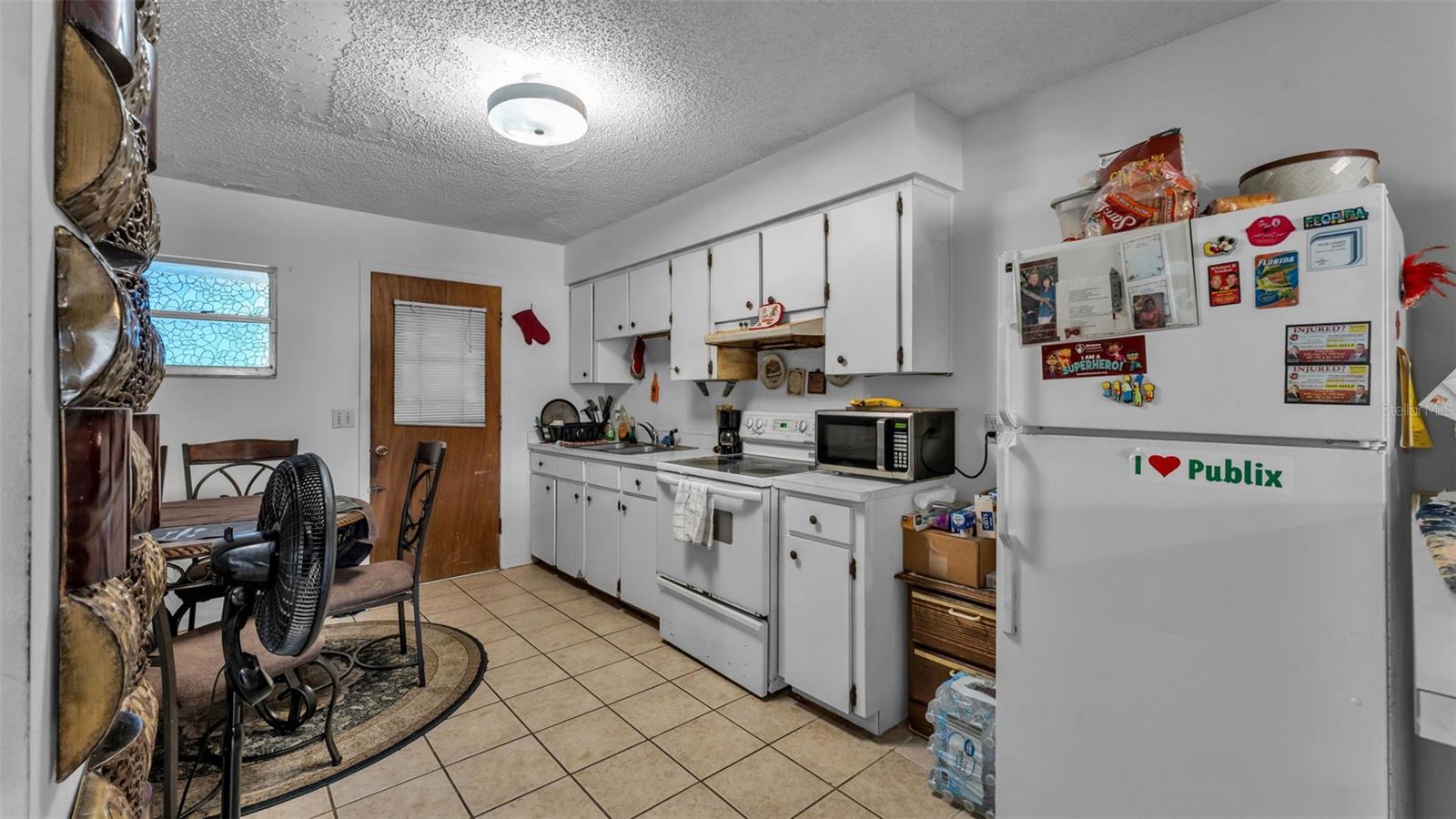 Image 18 of 32 For 860 Charmil Avenue