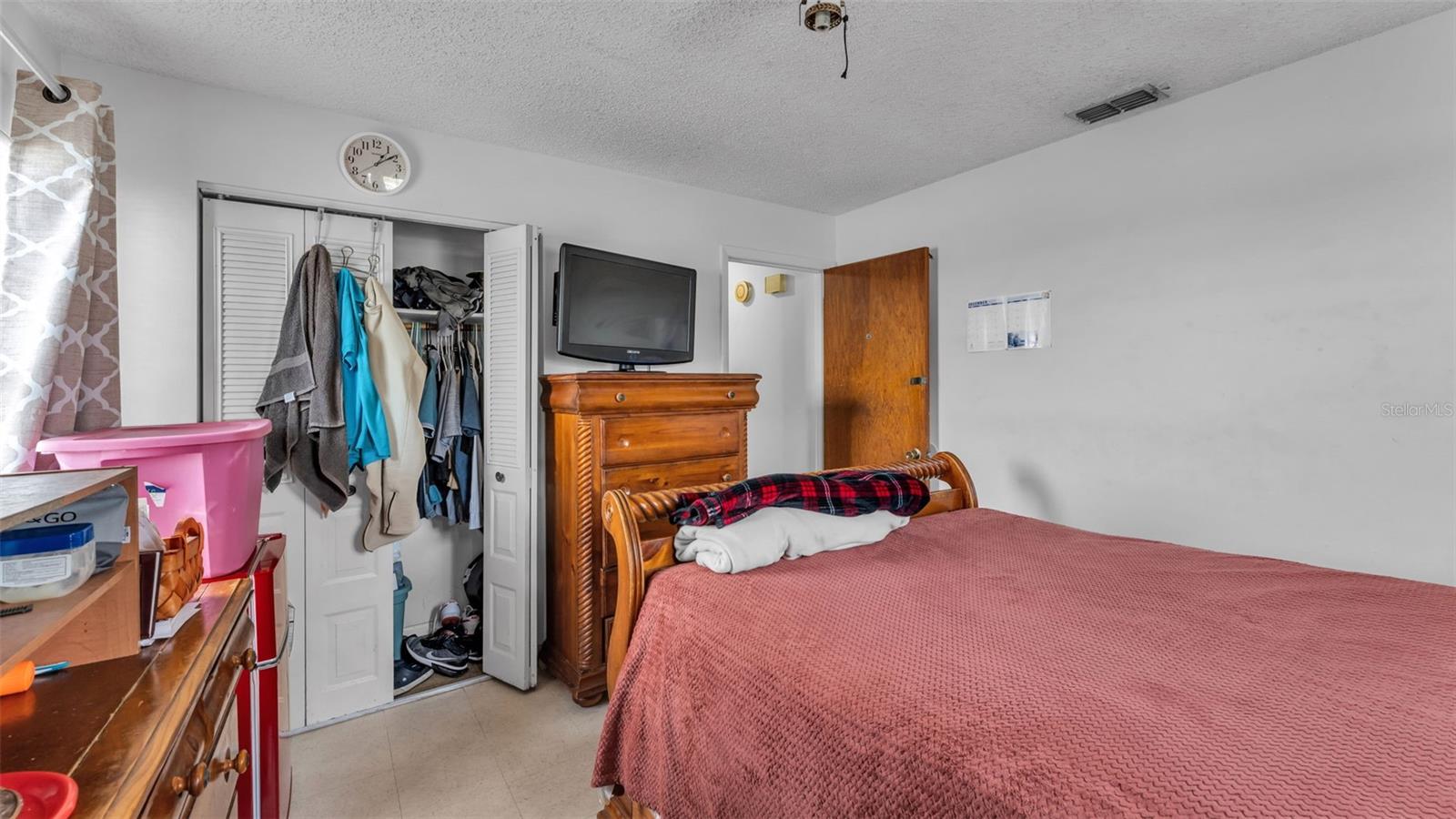 Image 21 of 32 For 860 Charmil Avenue