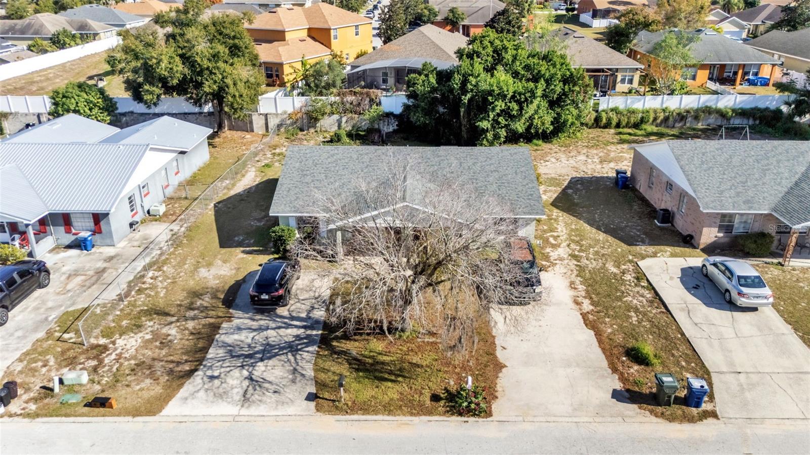 Image 27 of 32 For 860 Charmil Avenue