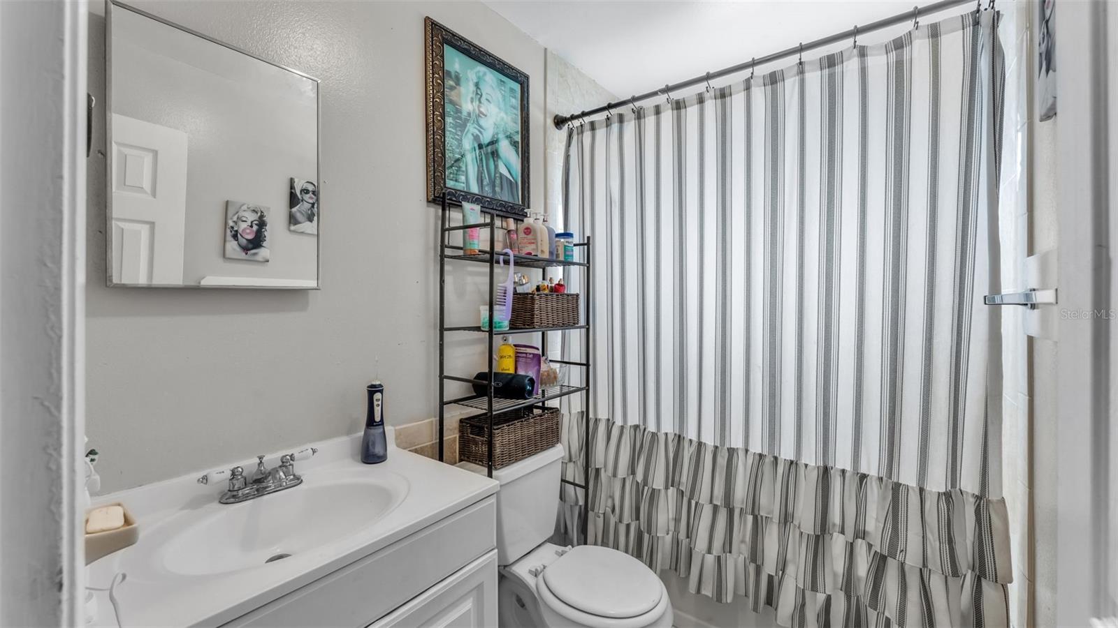 Image 8 of 32 For 860 Charmil Avenue