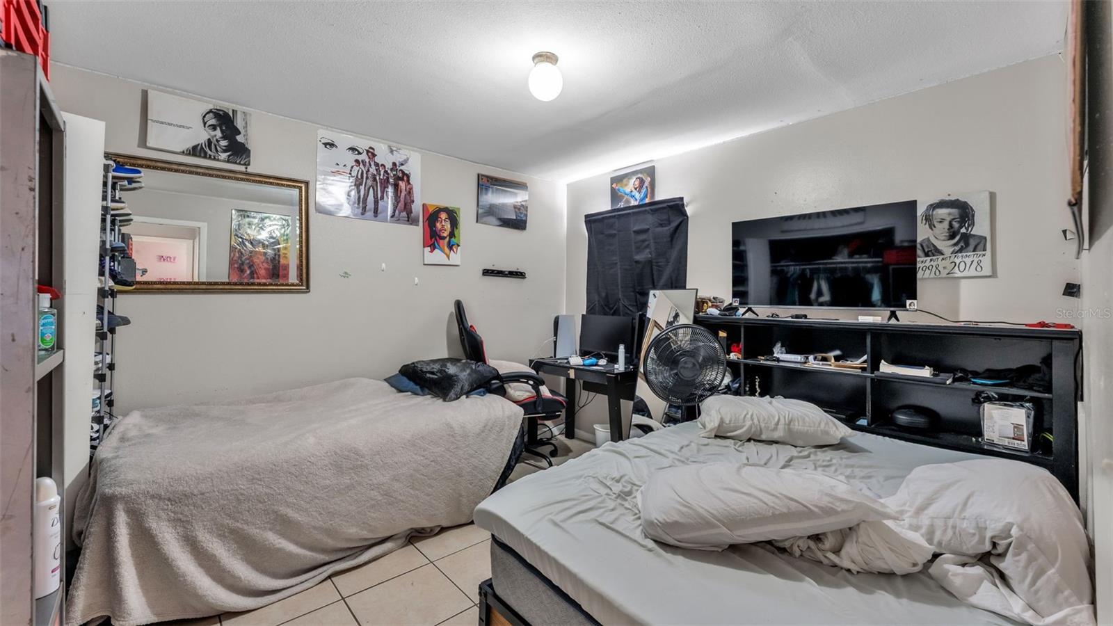 Image 9 of 32 For 860 Charmil Avenue