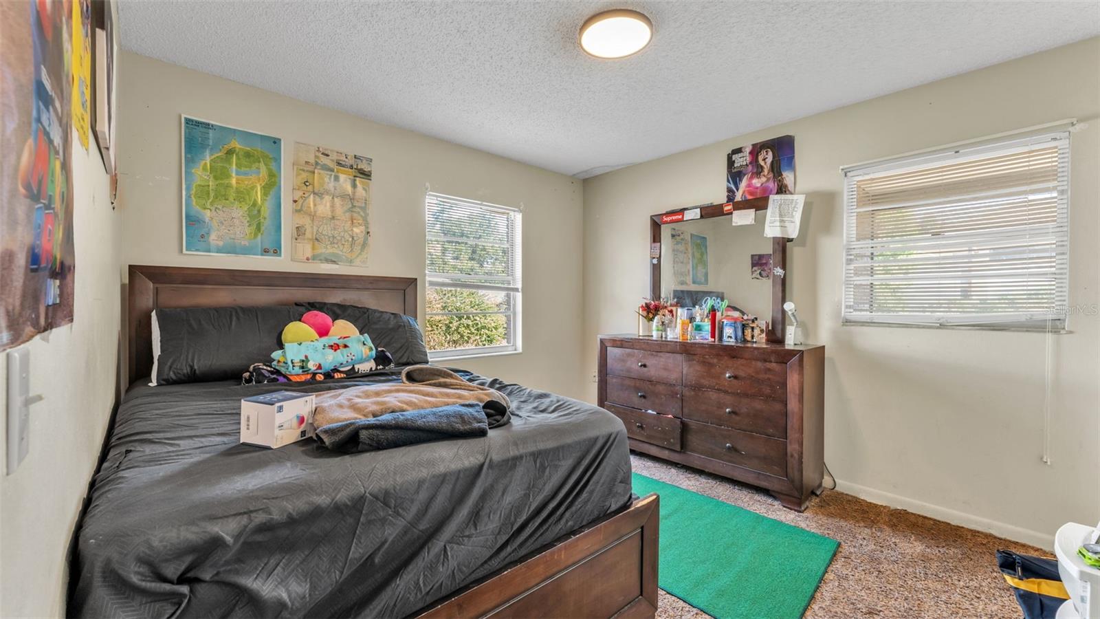 Image 11 of 38 For 880 Charmil Avenue