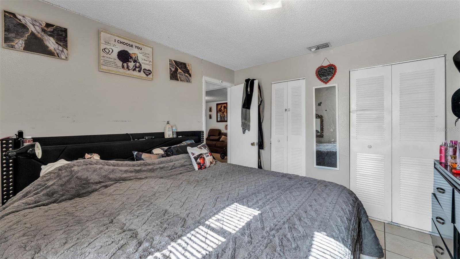 Image 23 of 38 For 880 Charmil Avenue