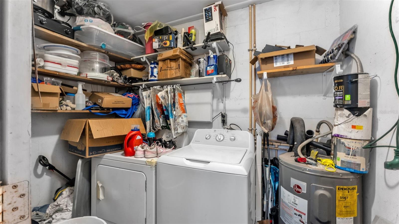 Image 29 of 38 For 880 Charmil Avenue