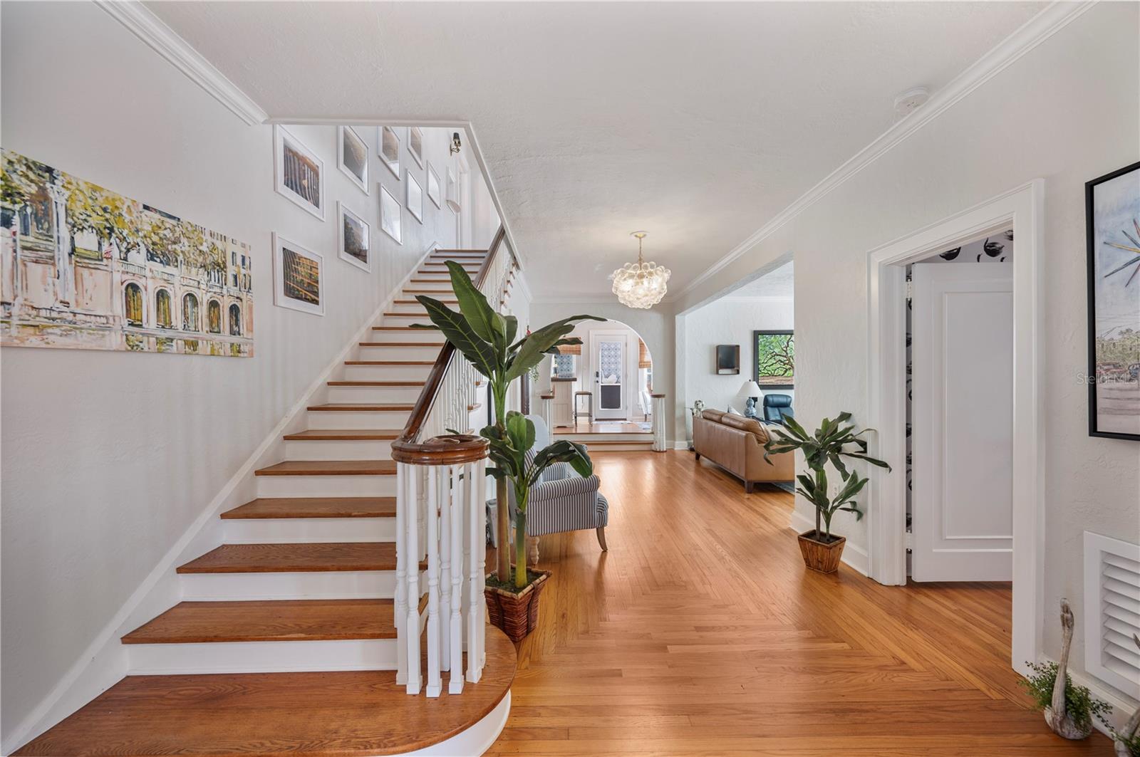 Image 15 of 95 For 2214 Coventry Avenue