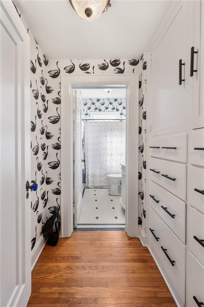 Image 16 of 95 For 2214 Coventry Avenue