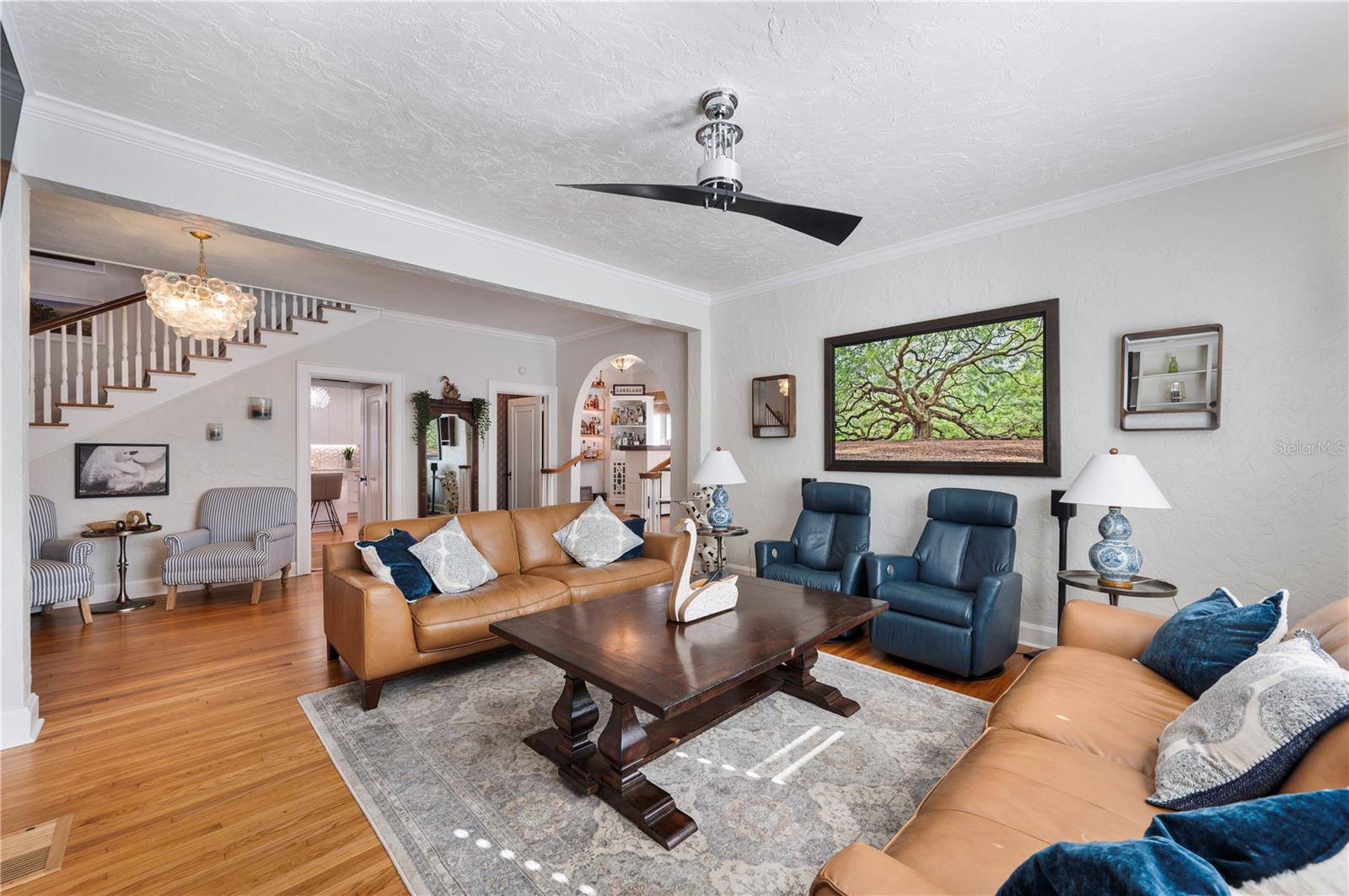 Image 21 of 95 For 2214 Coventry Avenue